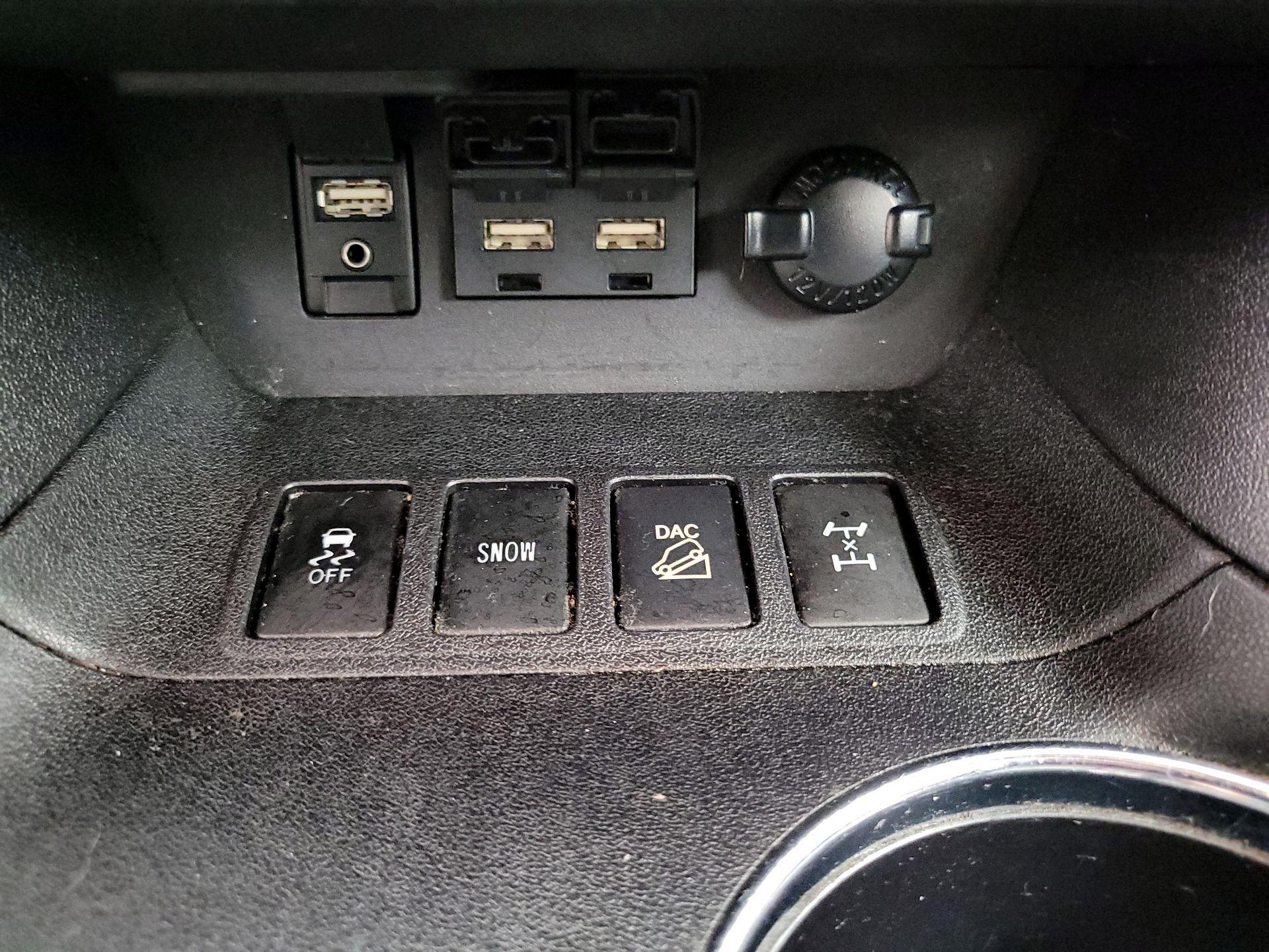 Thumbnail: 2019 Toyota Highlander - 19