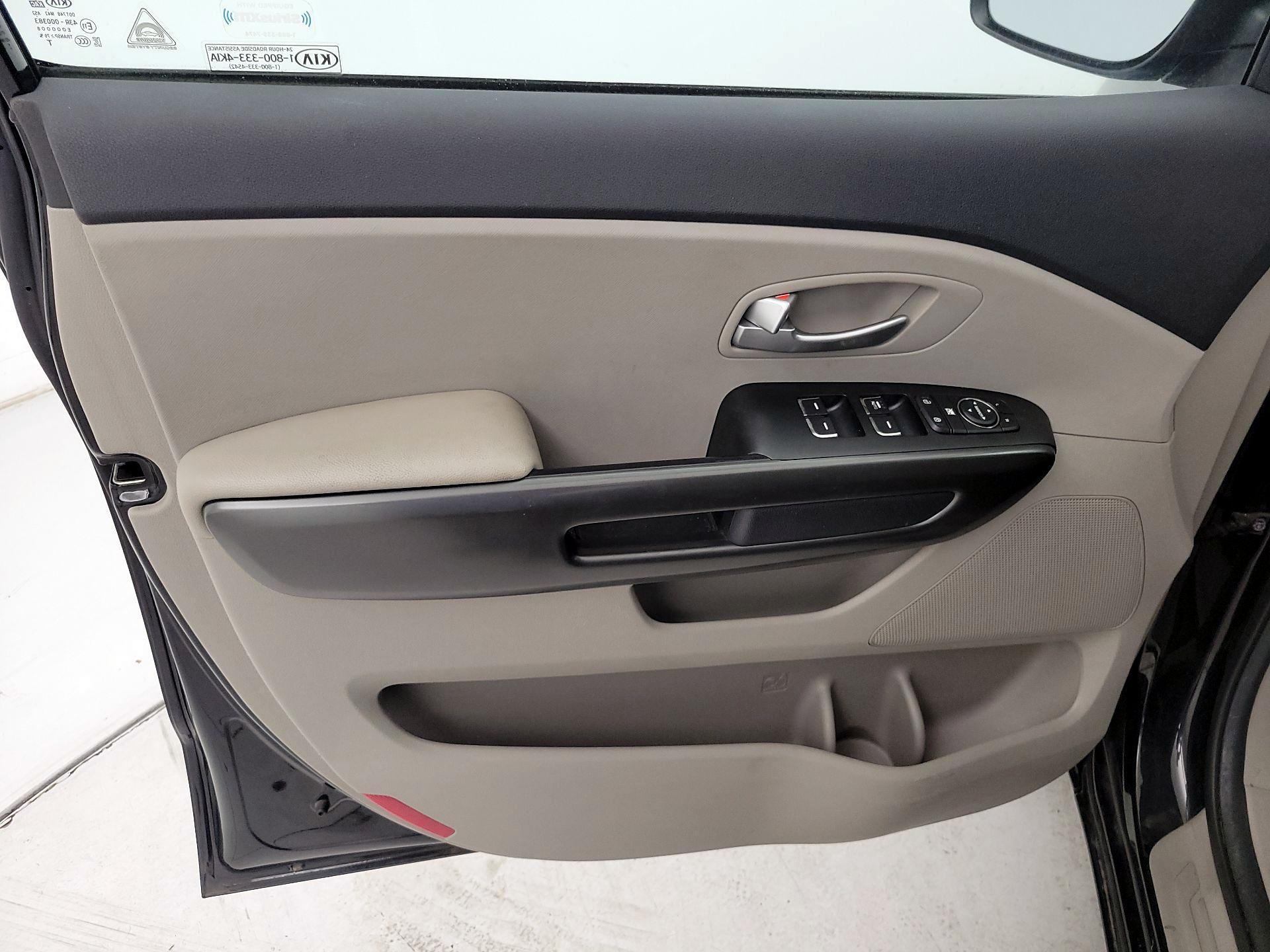 Thumbnail: 2019 Kia Sedona - 12