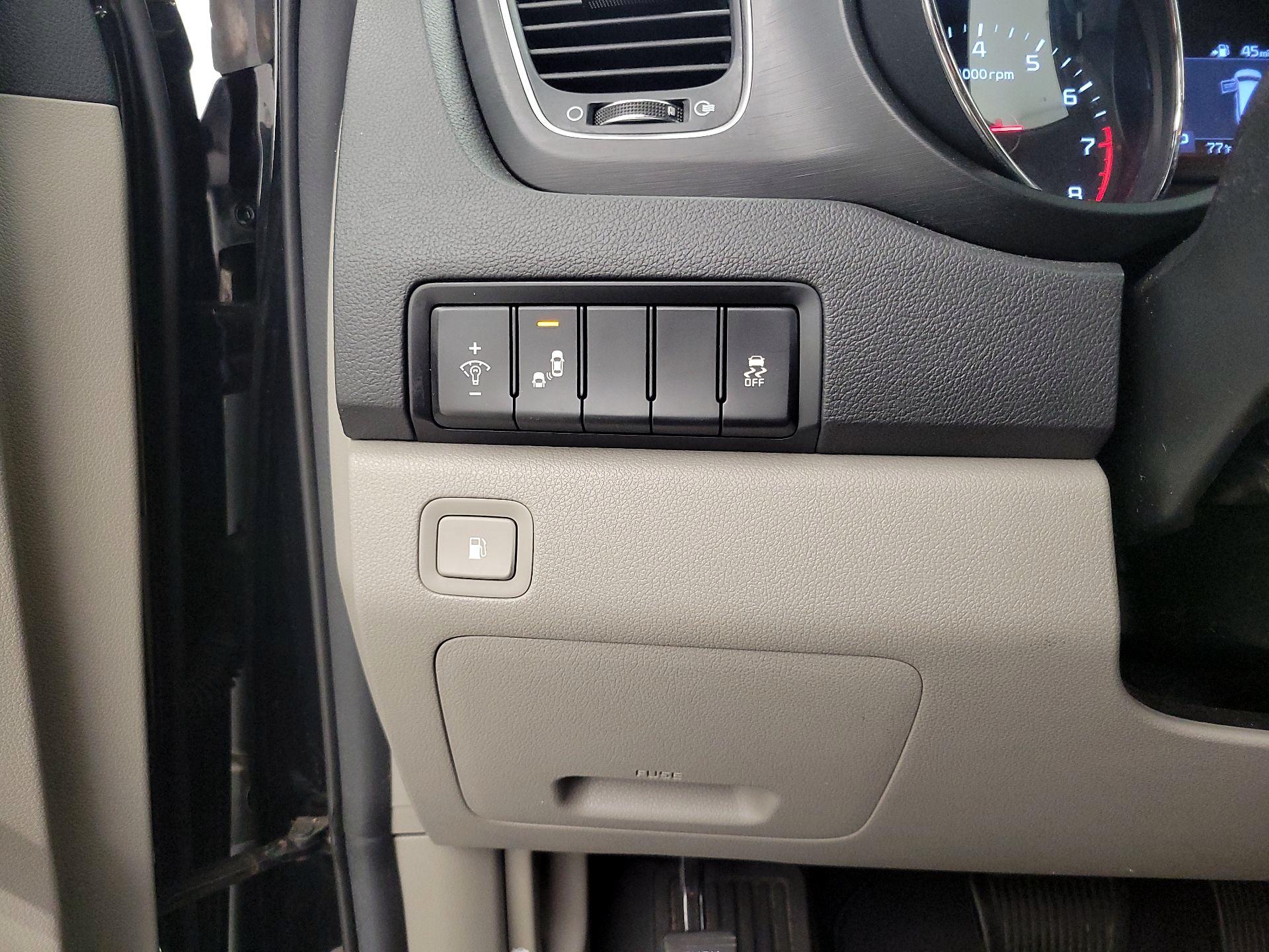 Thumbnail: 2019 Kia Sedona - 13