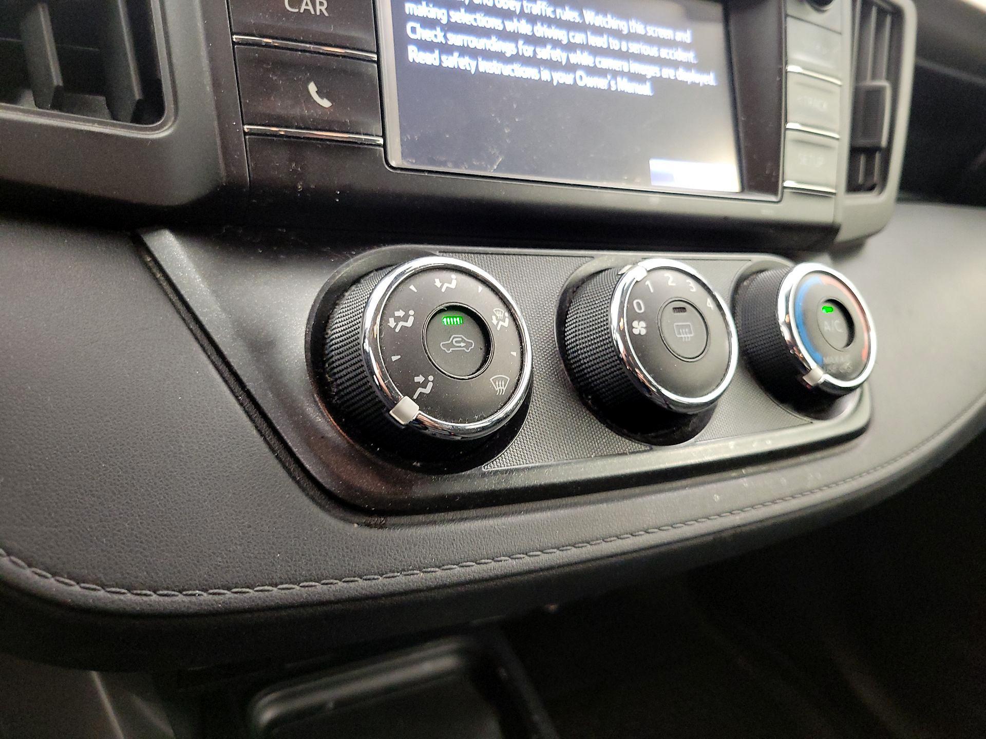 Thumbnail: 2018 Toyota RAV4 - 16