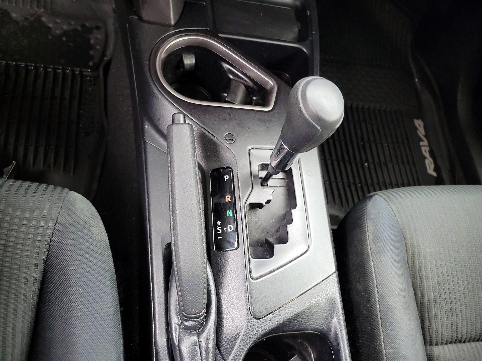 Thumbnail: 2018 Toyota RAV4 - 17