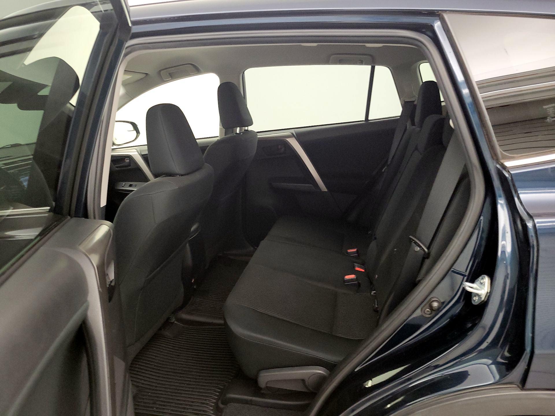 Thumbnail: 2018 Toyota RAV4 - 19