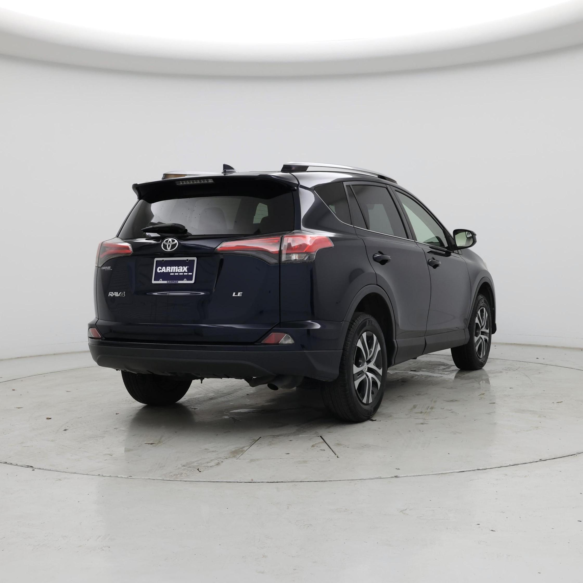 Thumbnail: 2018 Toyota RAV4 - 8