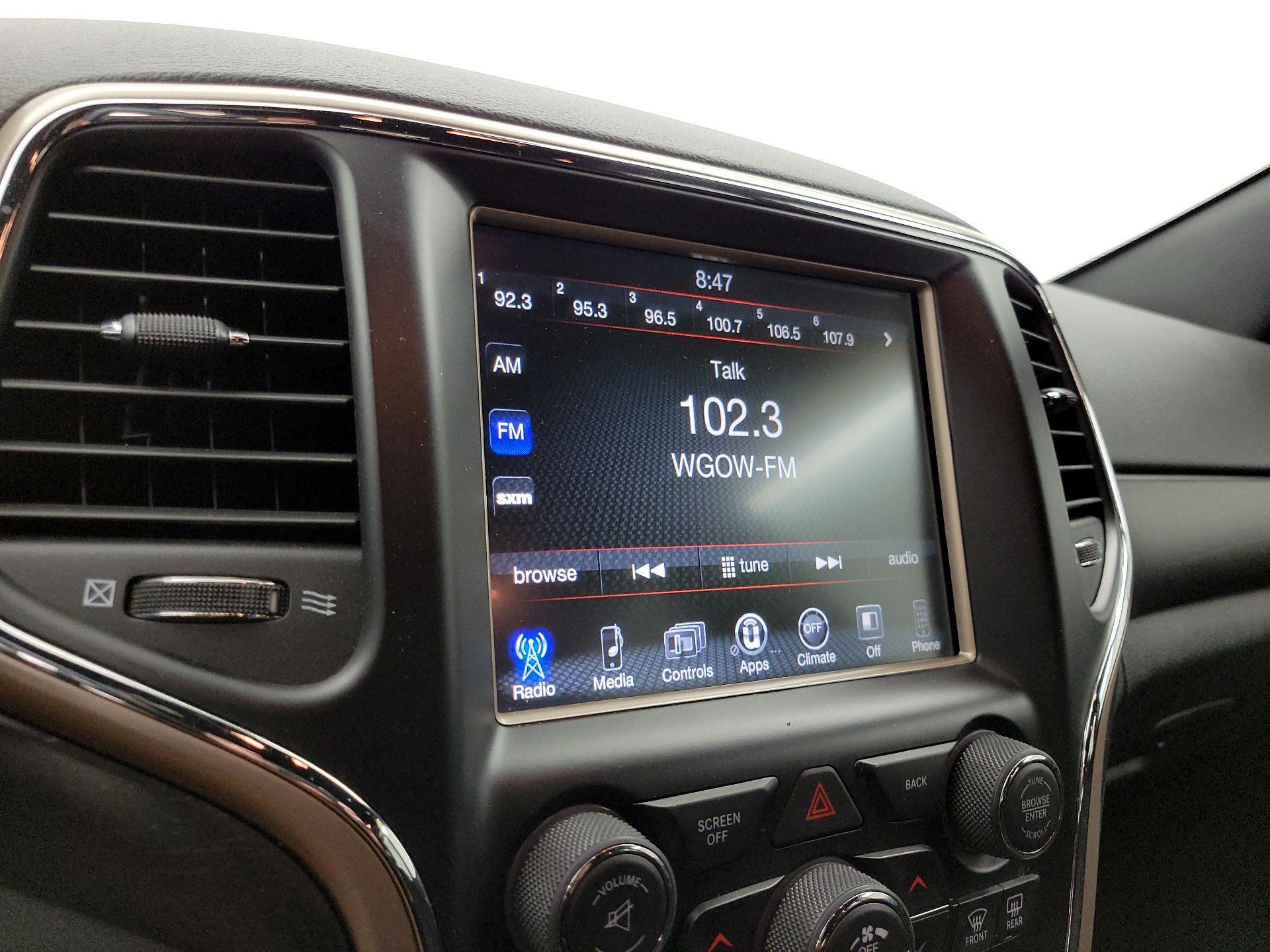 Thumbnail: 2015 Jeep Grand Cherokee - 14