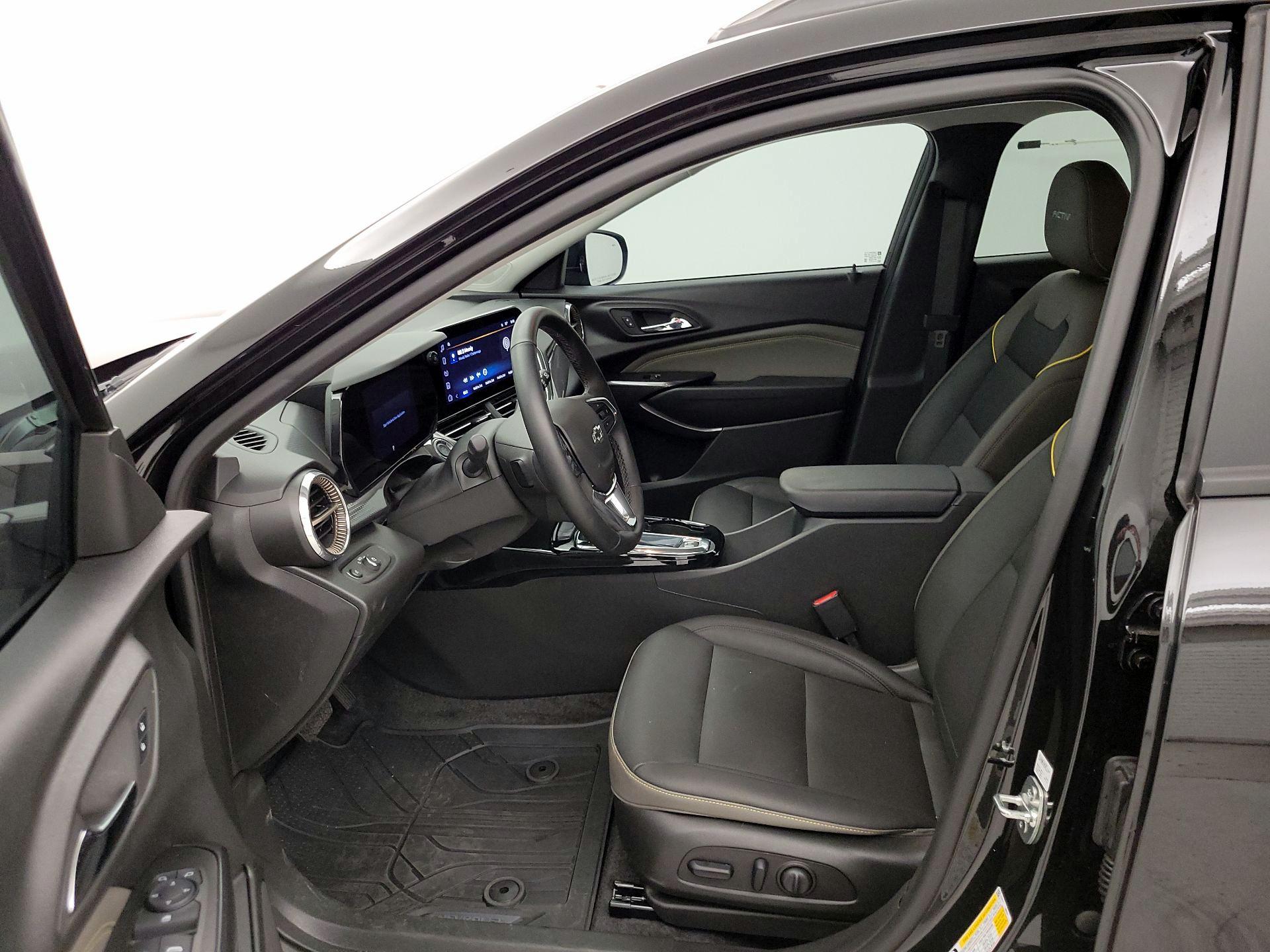 Thumbnail: 2025 Chevrolet Trax - 11