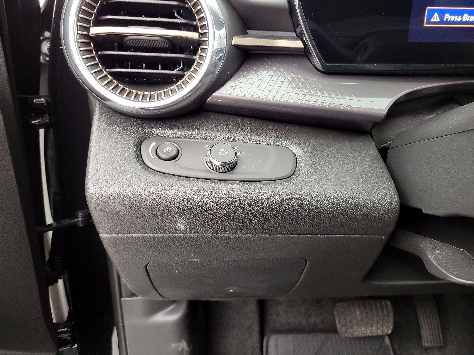 Thumbnail: 2025 Chevrolet Trax - 13