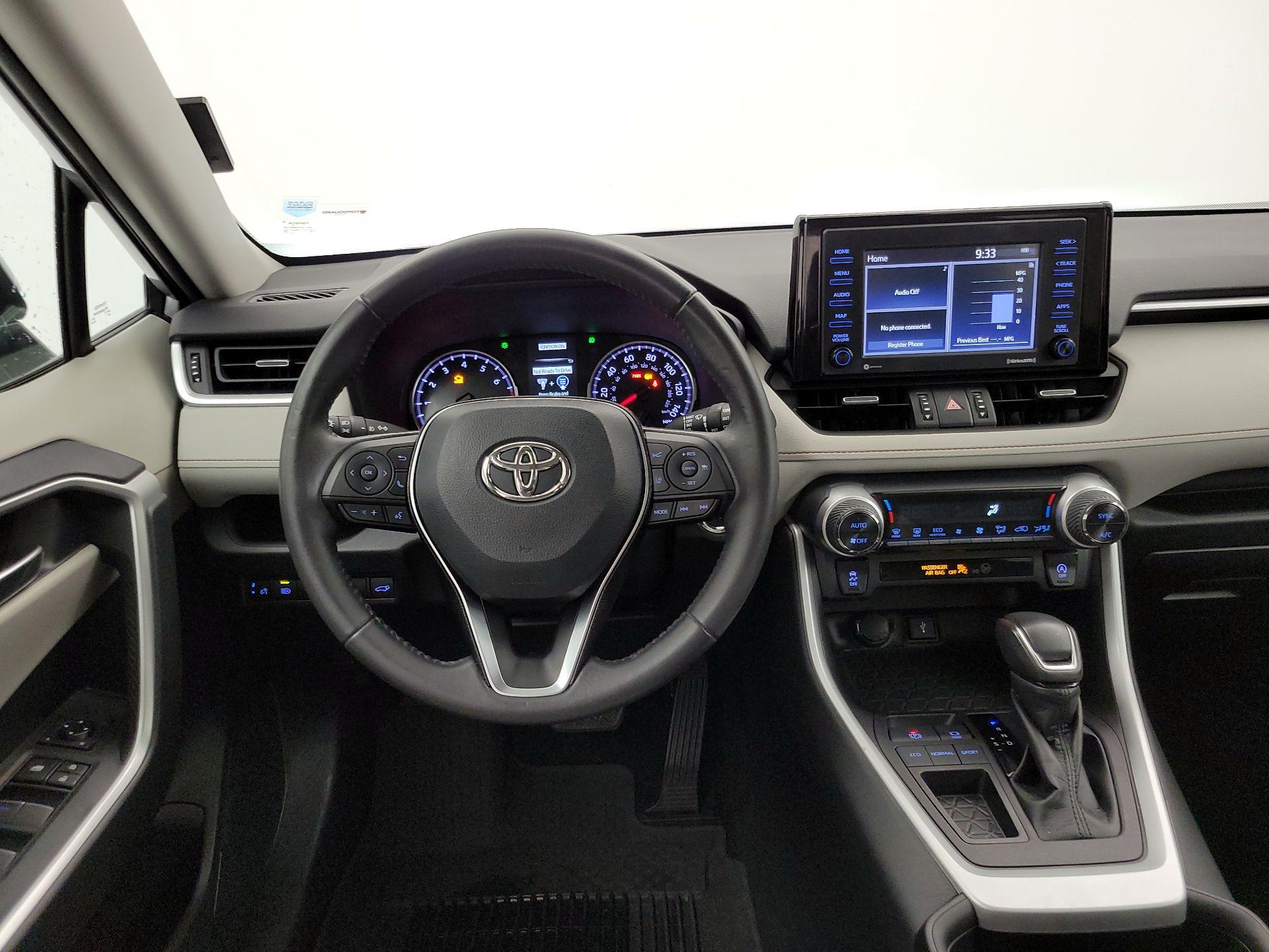 Thumbnail: 2021 Toyota RAV4 - 10