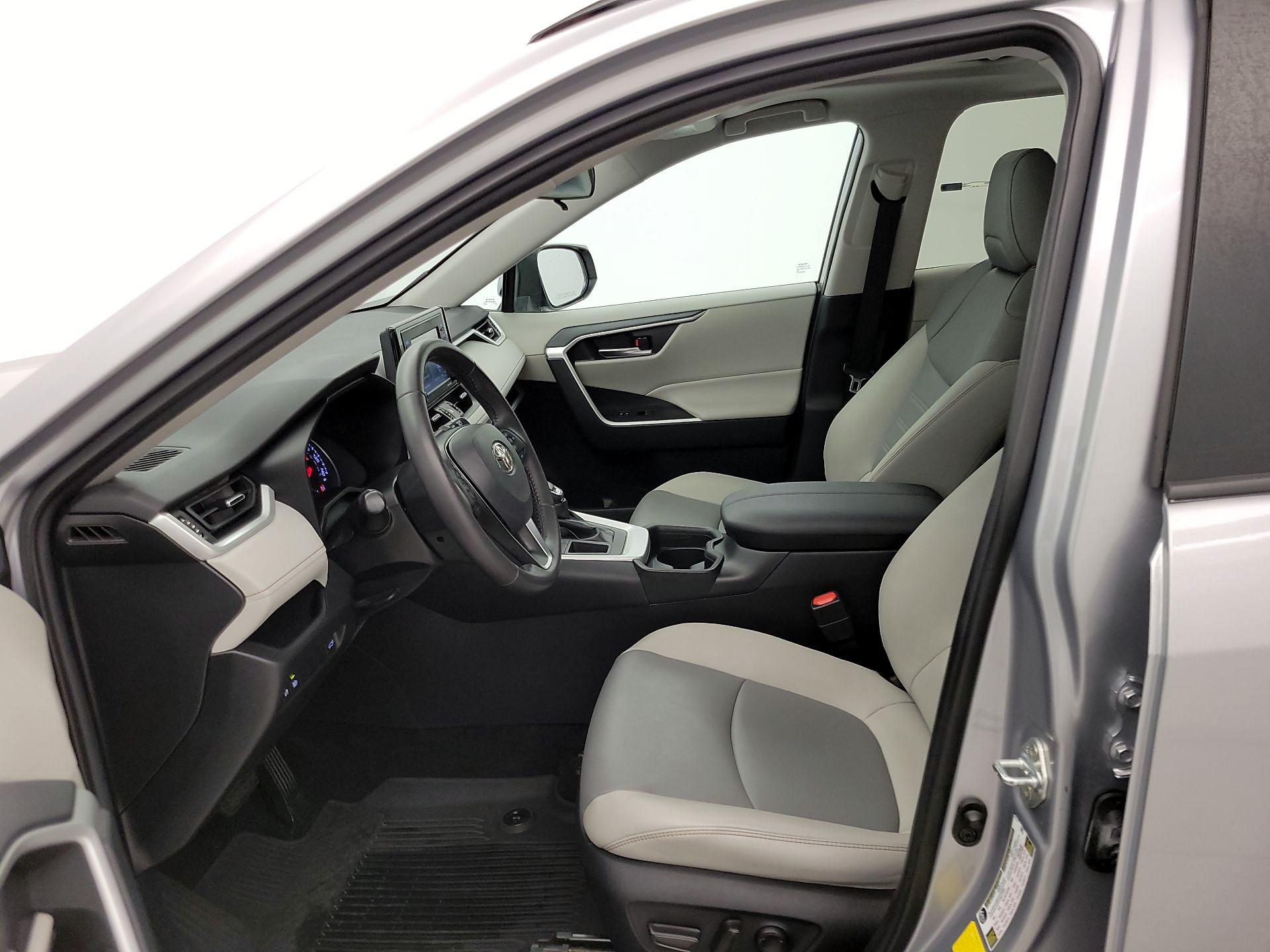 Thumbnail: 2021 Toyota RAV4 - 11