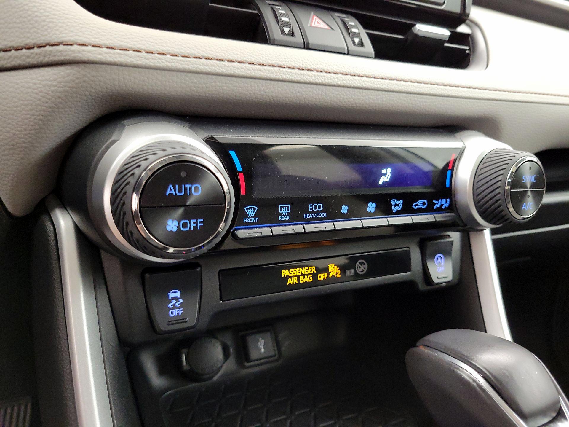 Thumbnail: 2021 Toyota RAV4 - 16