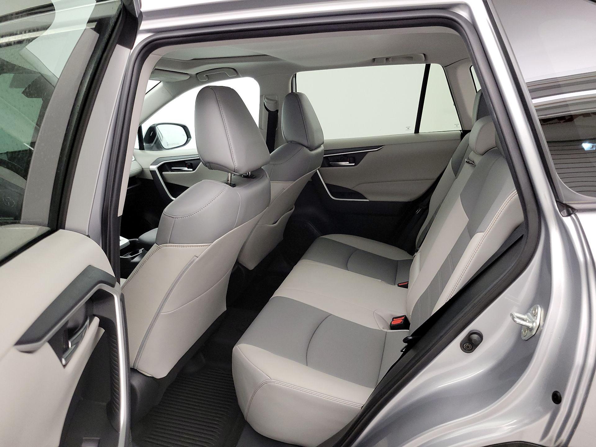 Thumbnail: 2021 Toyota RAV4 - 20