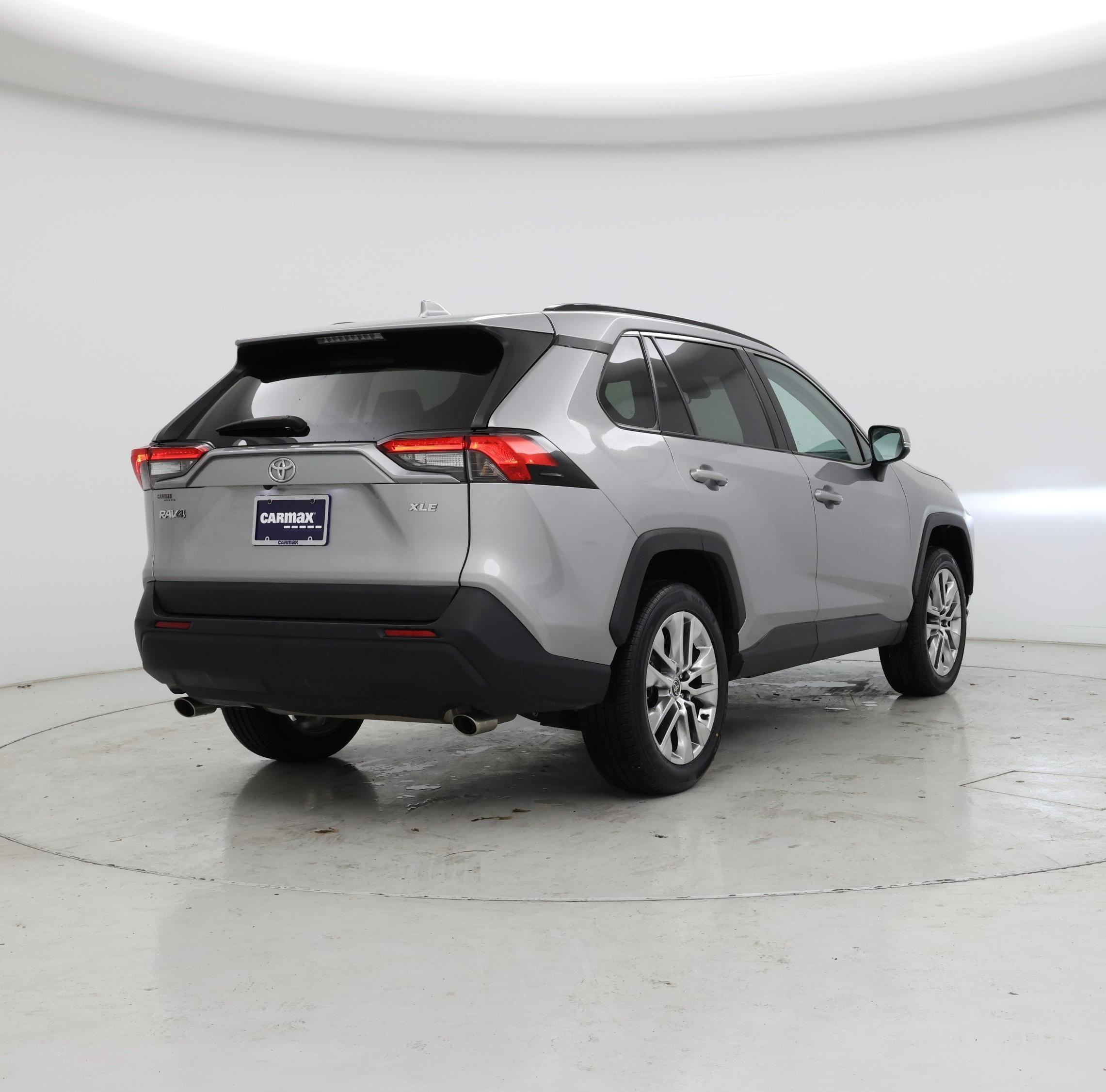 Thumbnail: 2021 Toyota RAV4 - 8