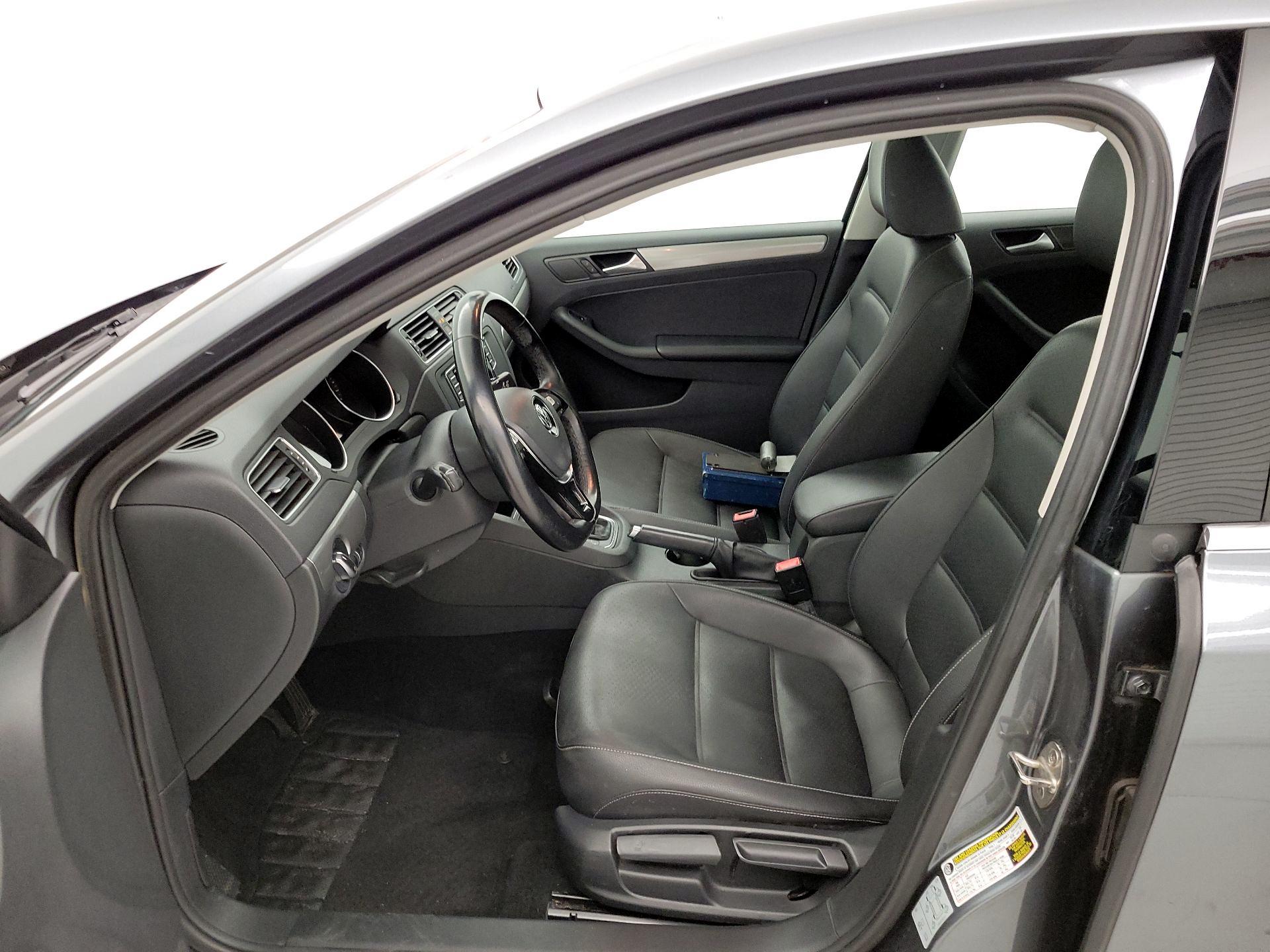 Thumbnail: 2018 Volkswagen Jetta - 11