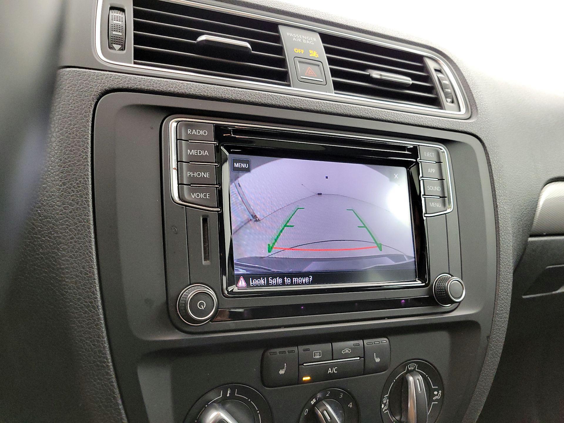 Thumbnail: 2018 Volkswagen Jetta - 14