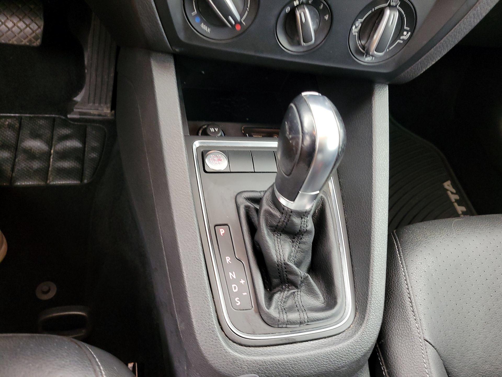 Thumbnail: 2018 Volkswagen Jetta - 17