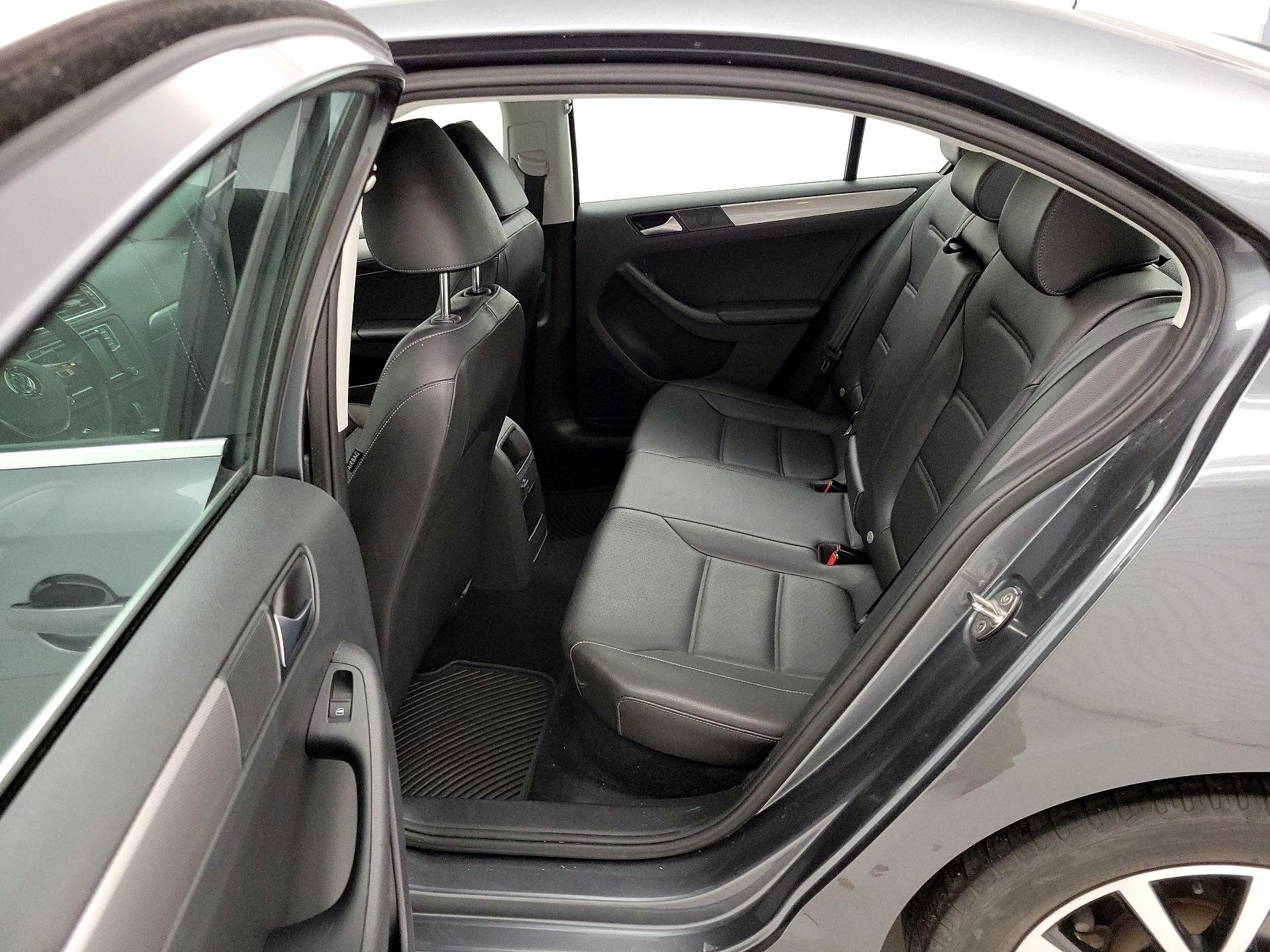 Thumbnail: 2018 Volkswagen Jetta - 20