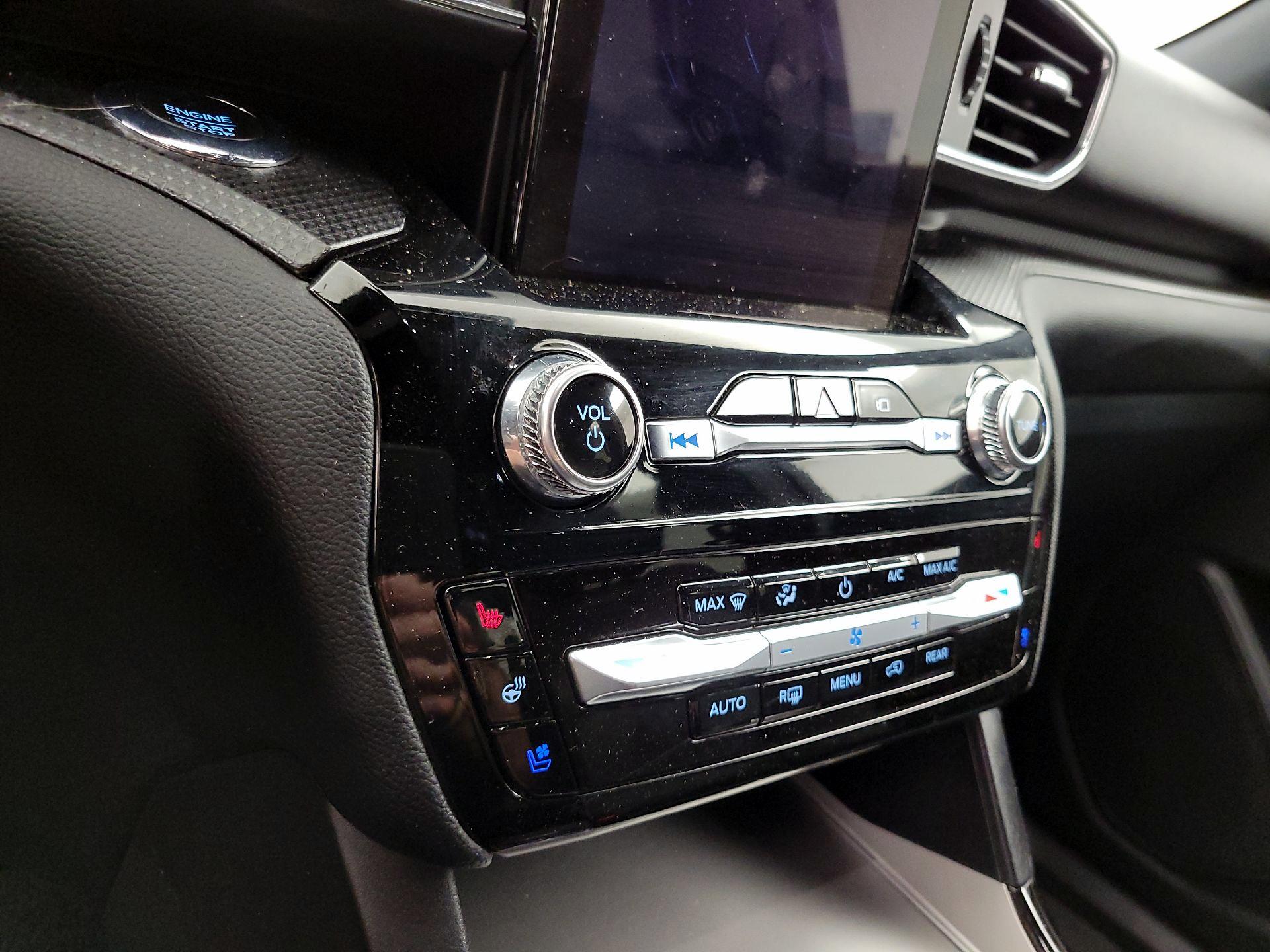 Thumbnail: 2021 Ford Explorer - 17