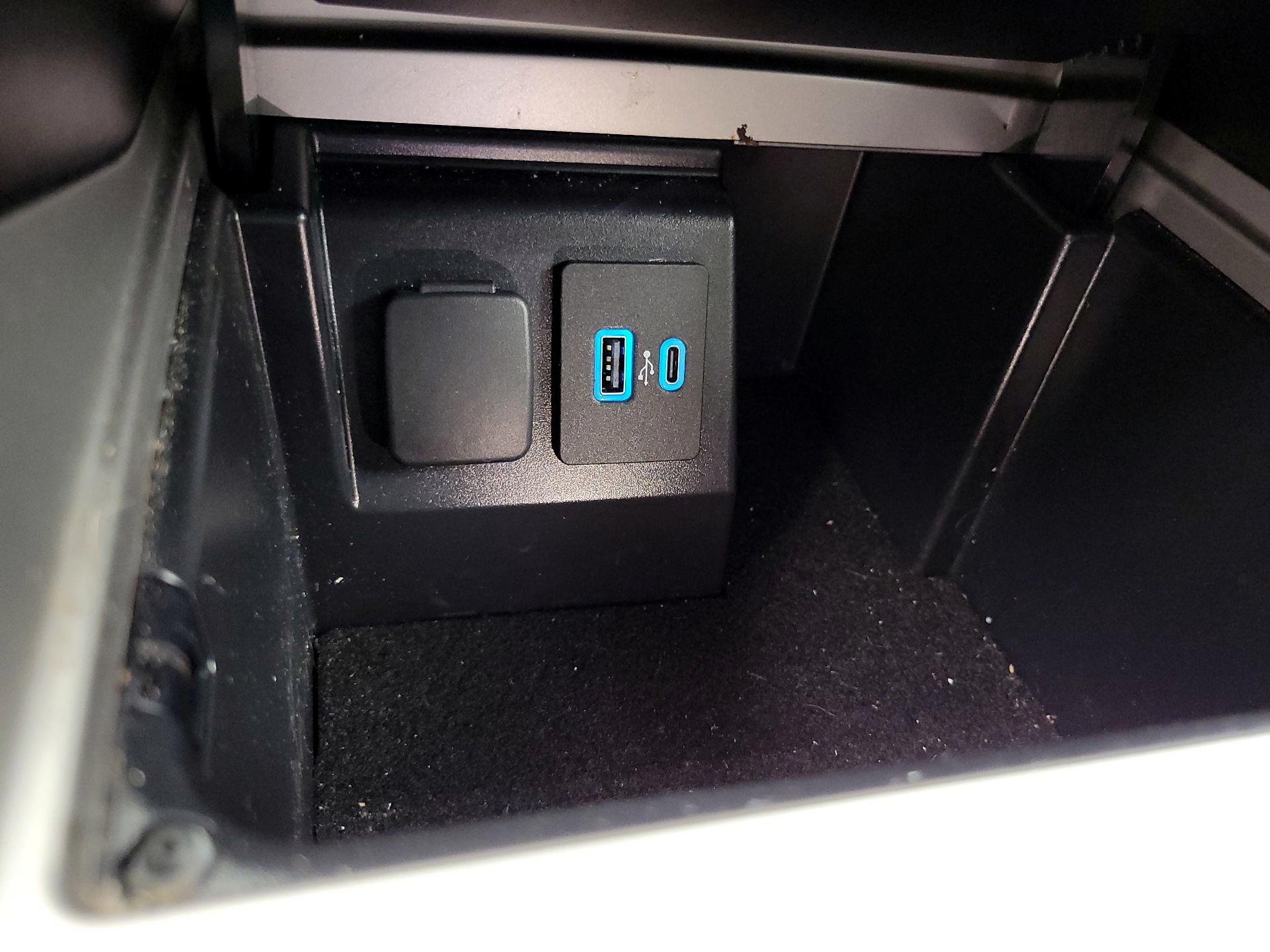 Thumbnail: 2021 Ford Explorer - 19