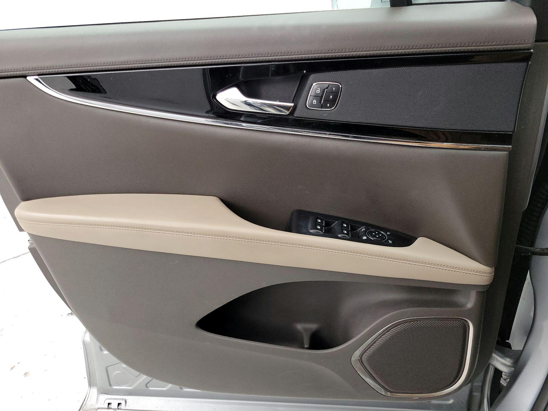 Thumbnail: 2023 Lincoln Nautilus - 12