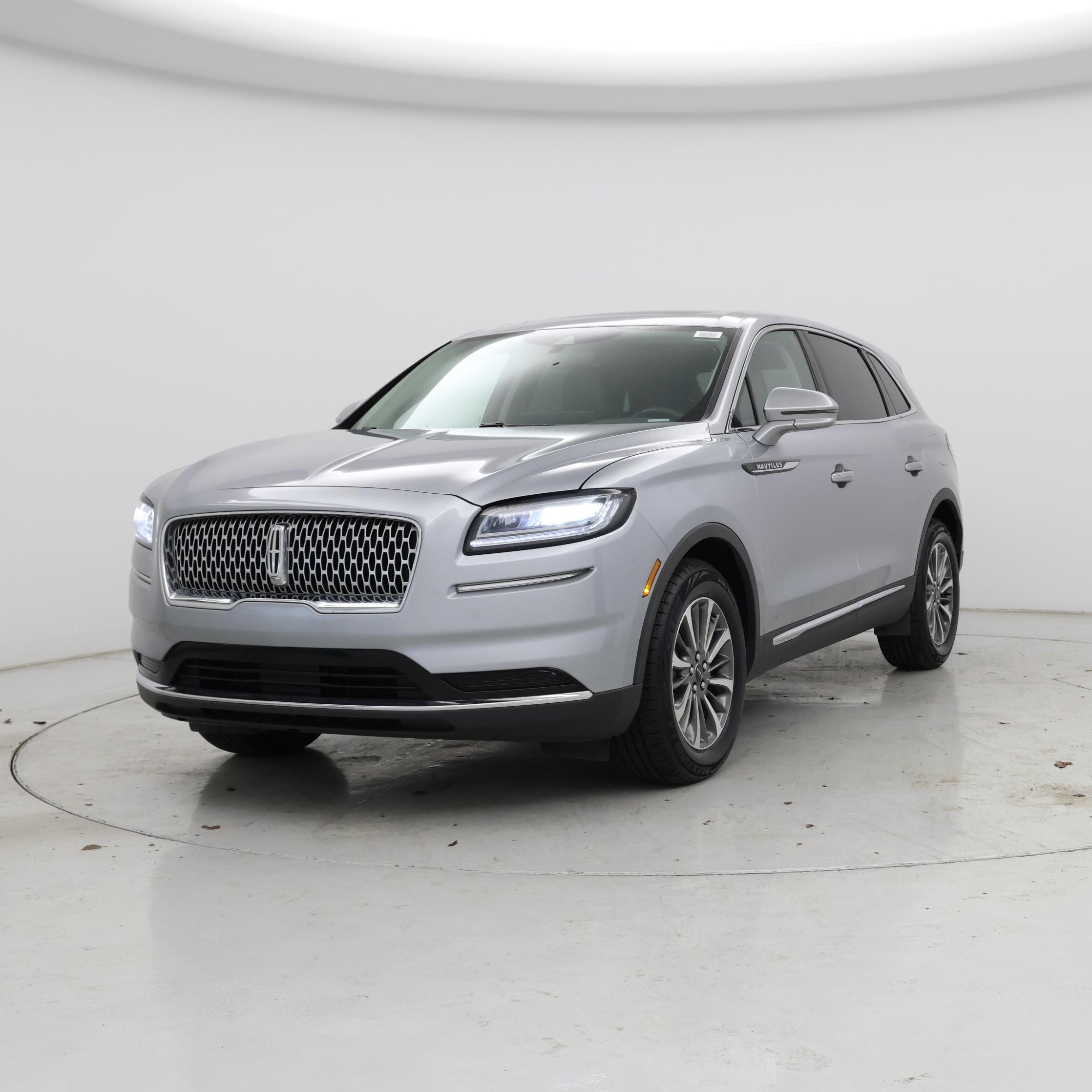 Thumbnail: 2023 Lincoln Nautilus - 4