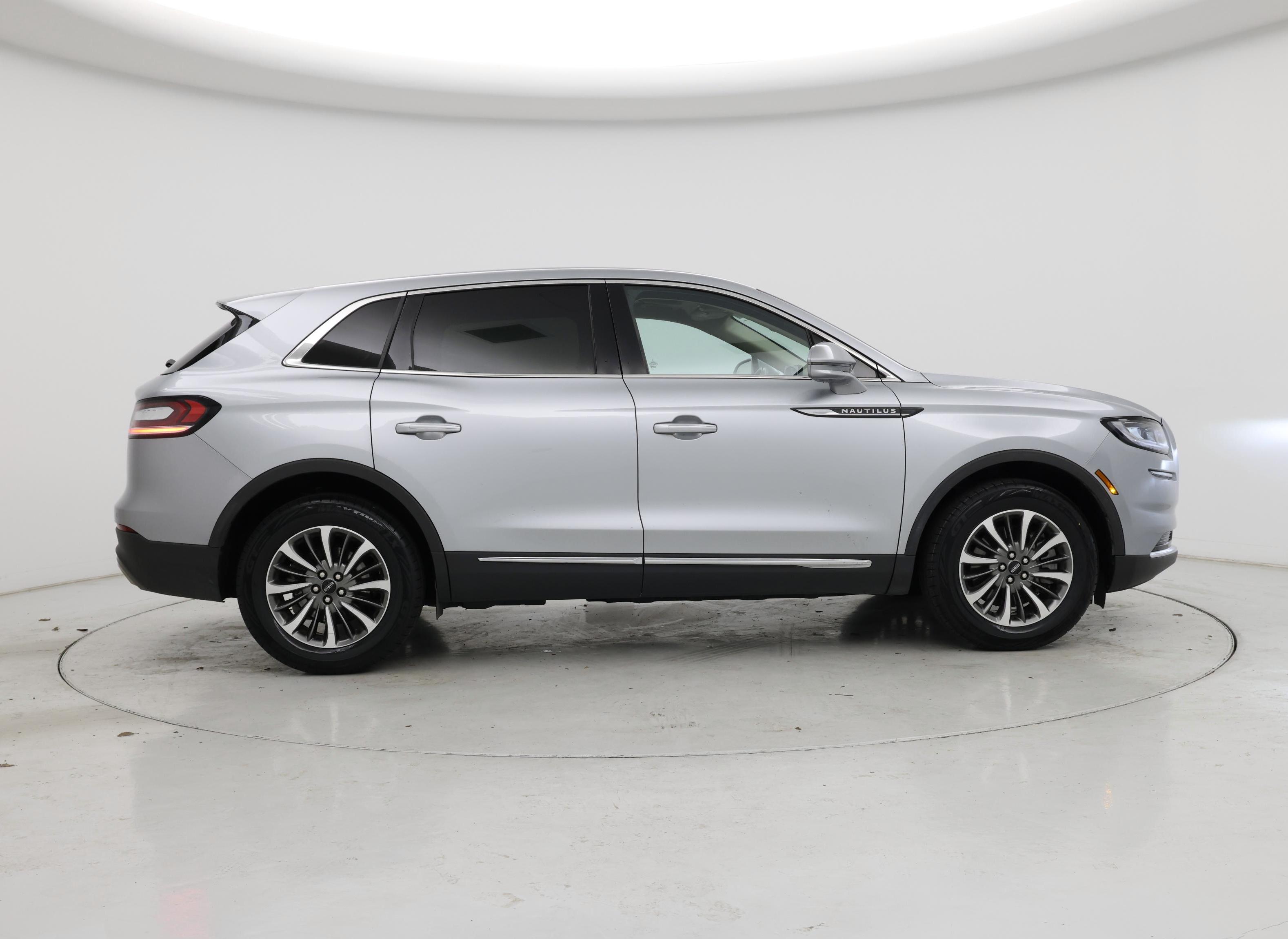 Thumbnail: 2023 Lincoln Nautilus - 7