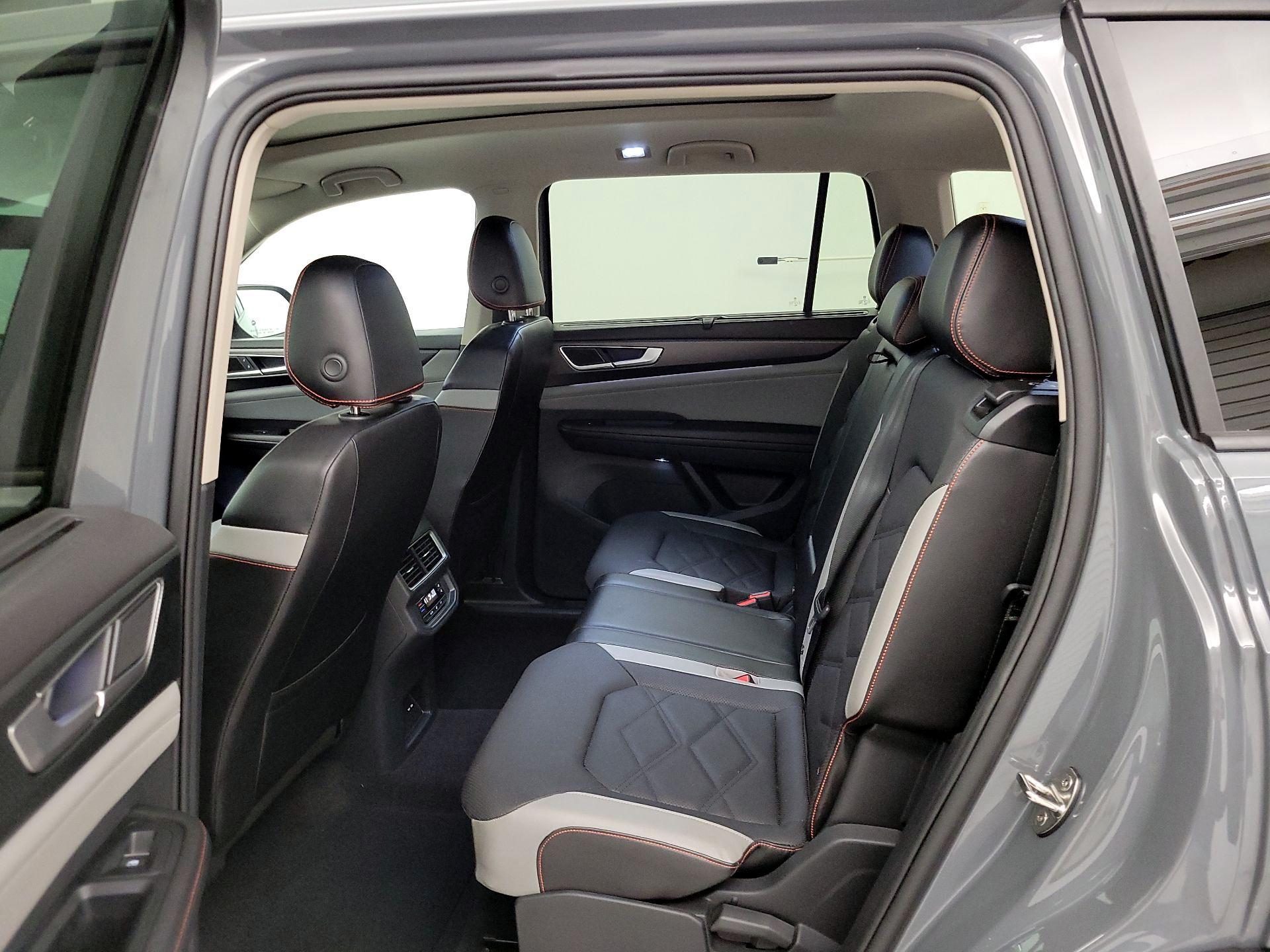 Thumbnail: 2024 Volkswagen Atlas - 20