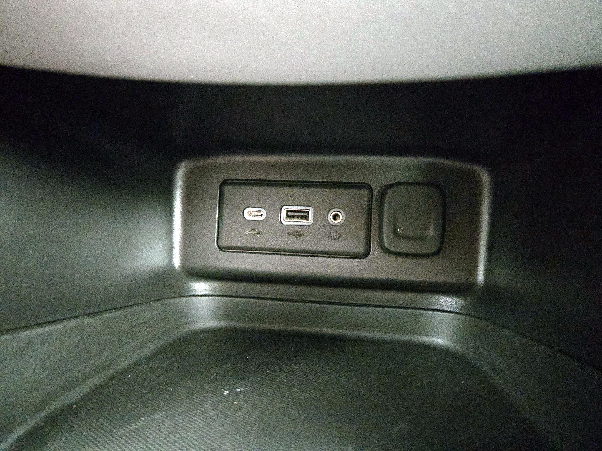 Thumbnail: 2023 Chevrolet Equinox - 18