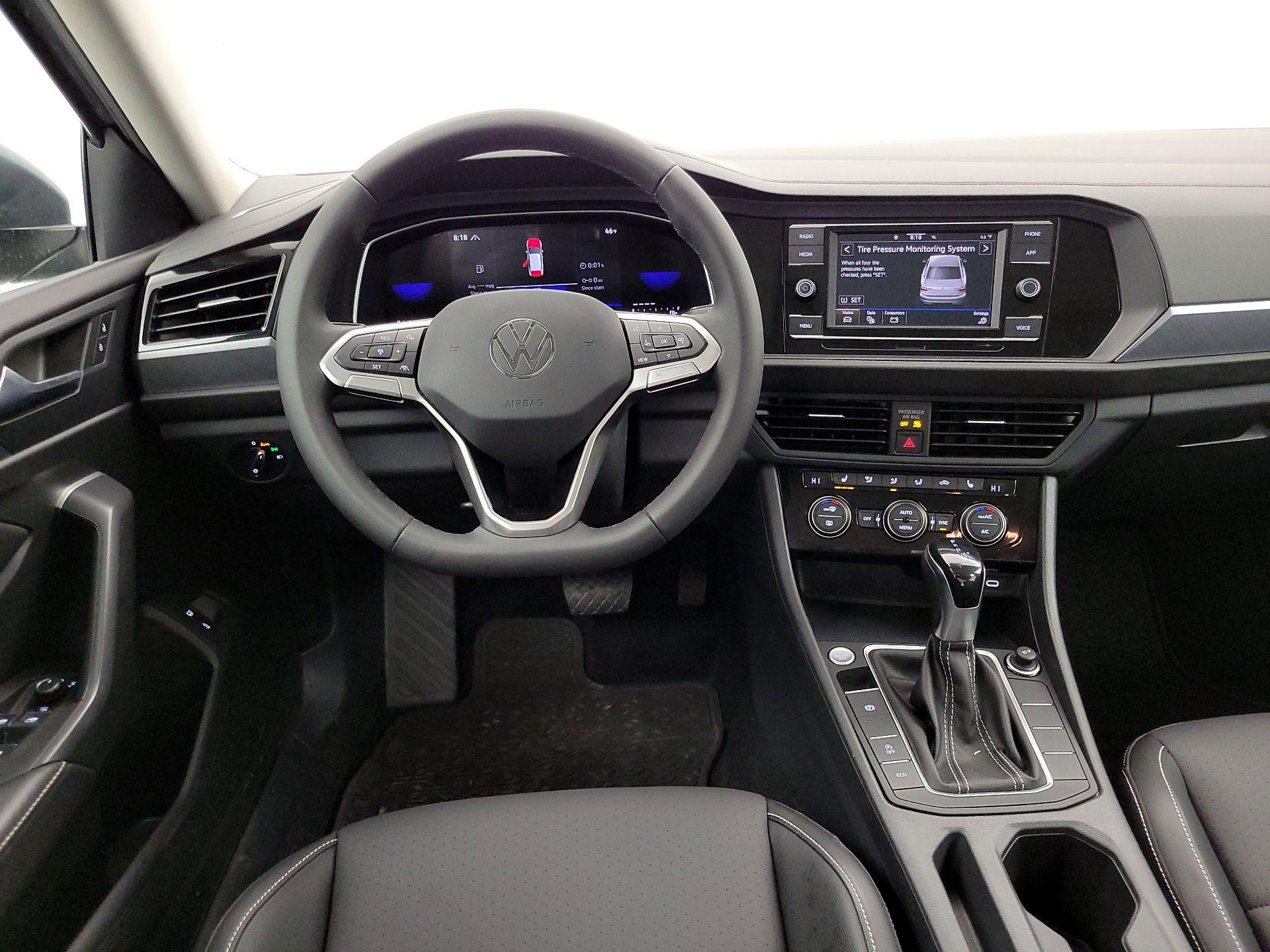 Thumbnail: 2024 Volkswagen Jetta - 10