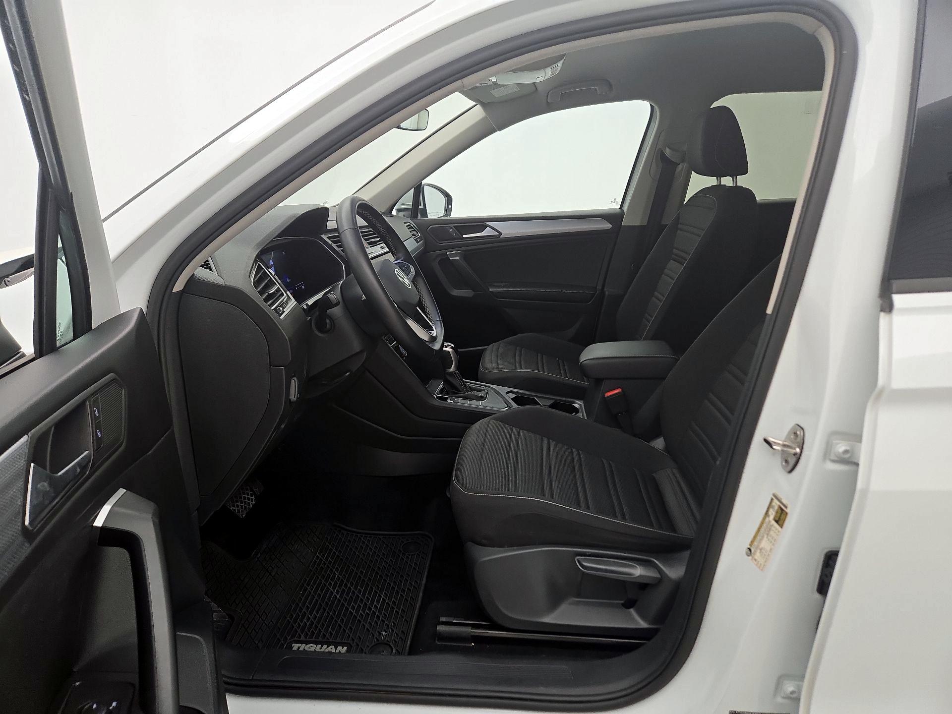 Thumbnail: 2024 Volkswagen Tiguan - 11