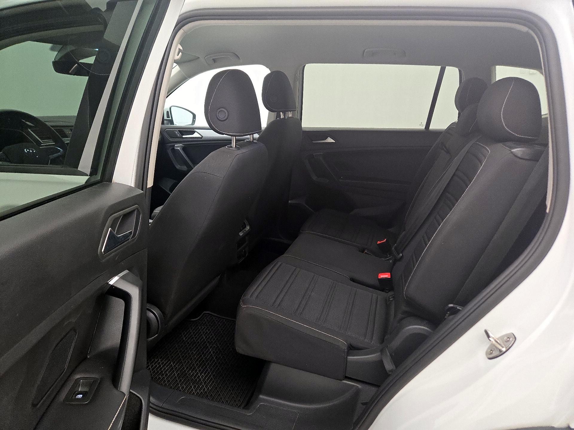 Thumbnail: 2024 Volkswagen Tiguan - 19