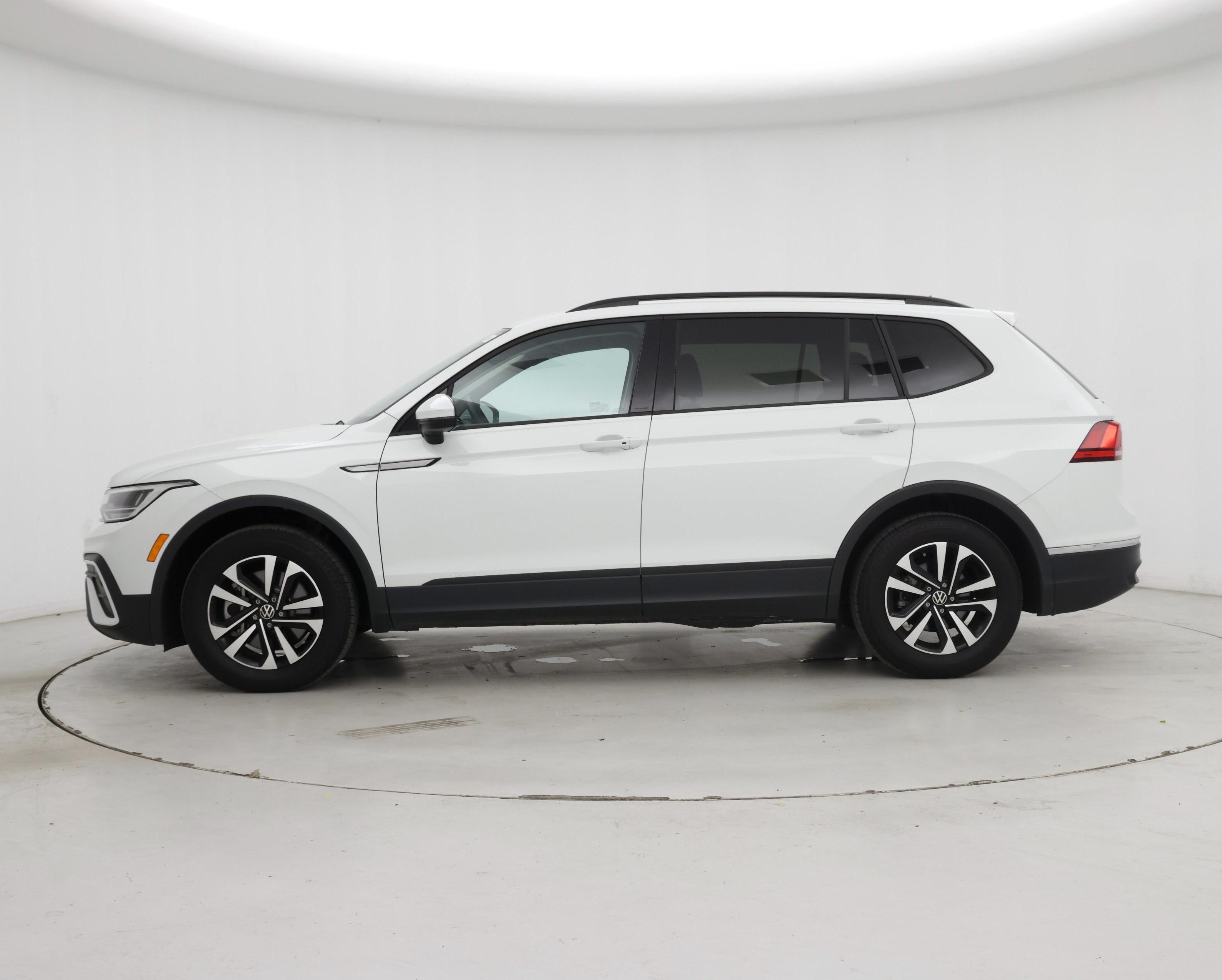 Thumbnail: 2024 Volkswagen Tiguan - 3