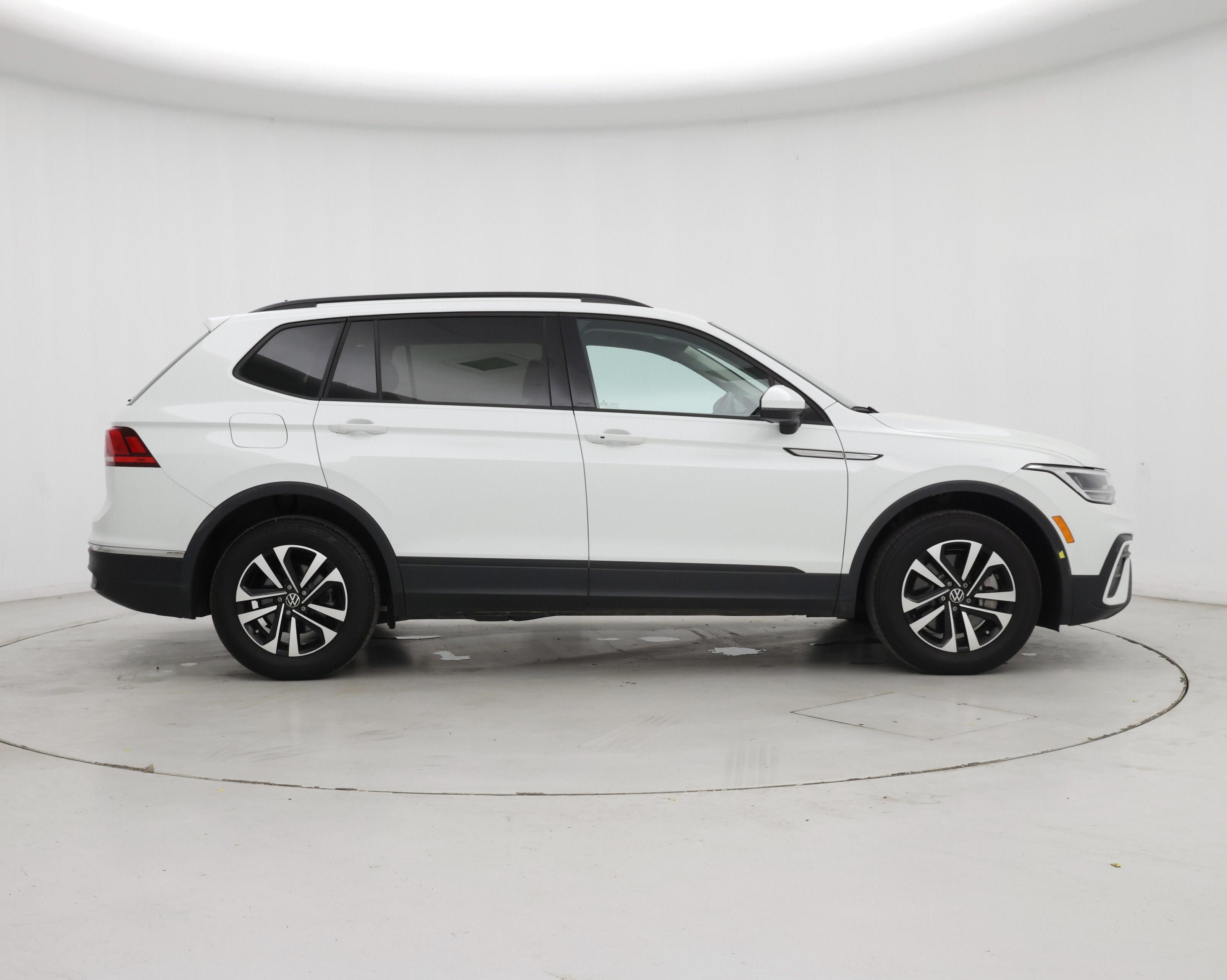 Thumbnail: 2024 Volkswagen Tiguan - 7