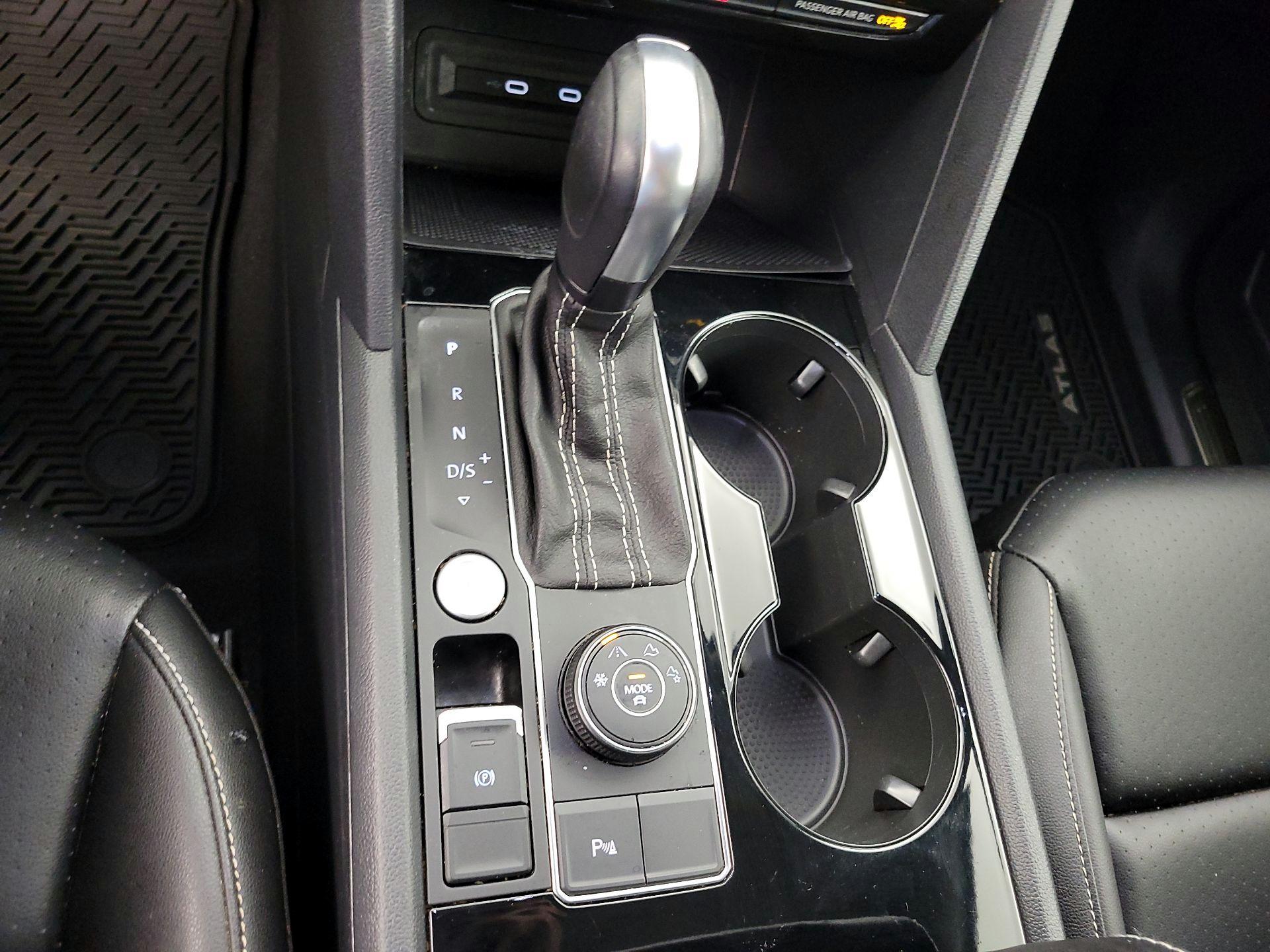 Thumbnail: 2022 Volkswagen Atlas - 17