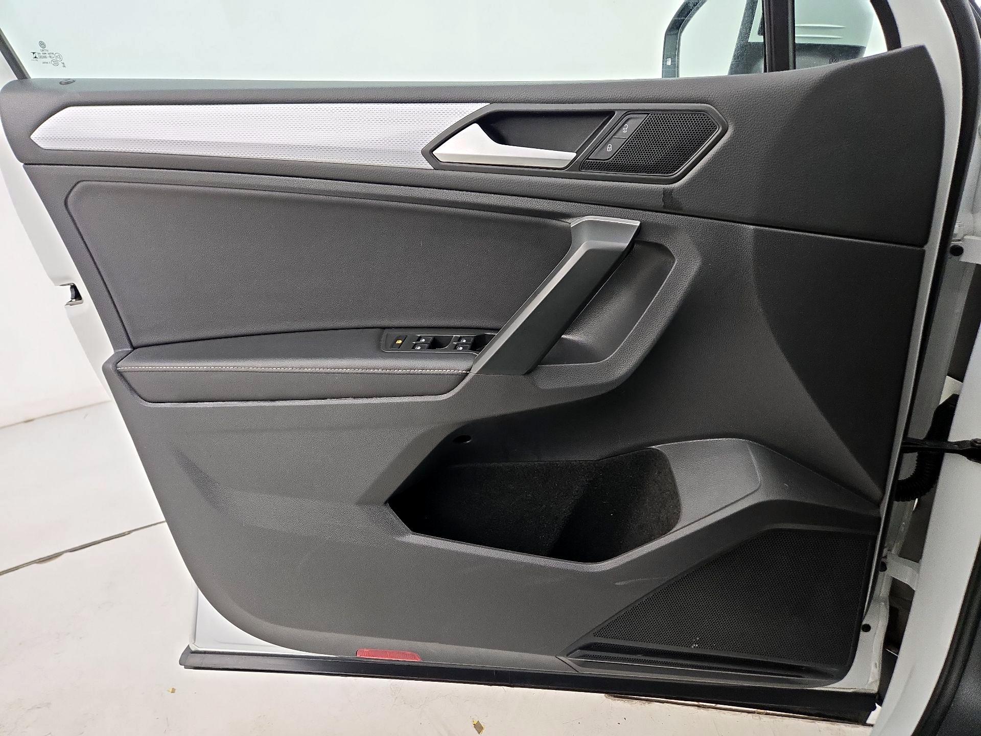 Thumbnail: 2024 Volkswagen Tiguan - 12