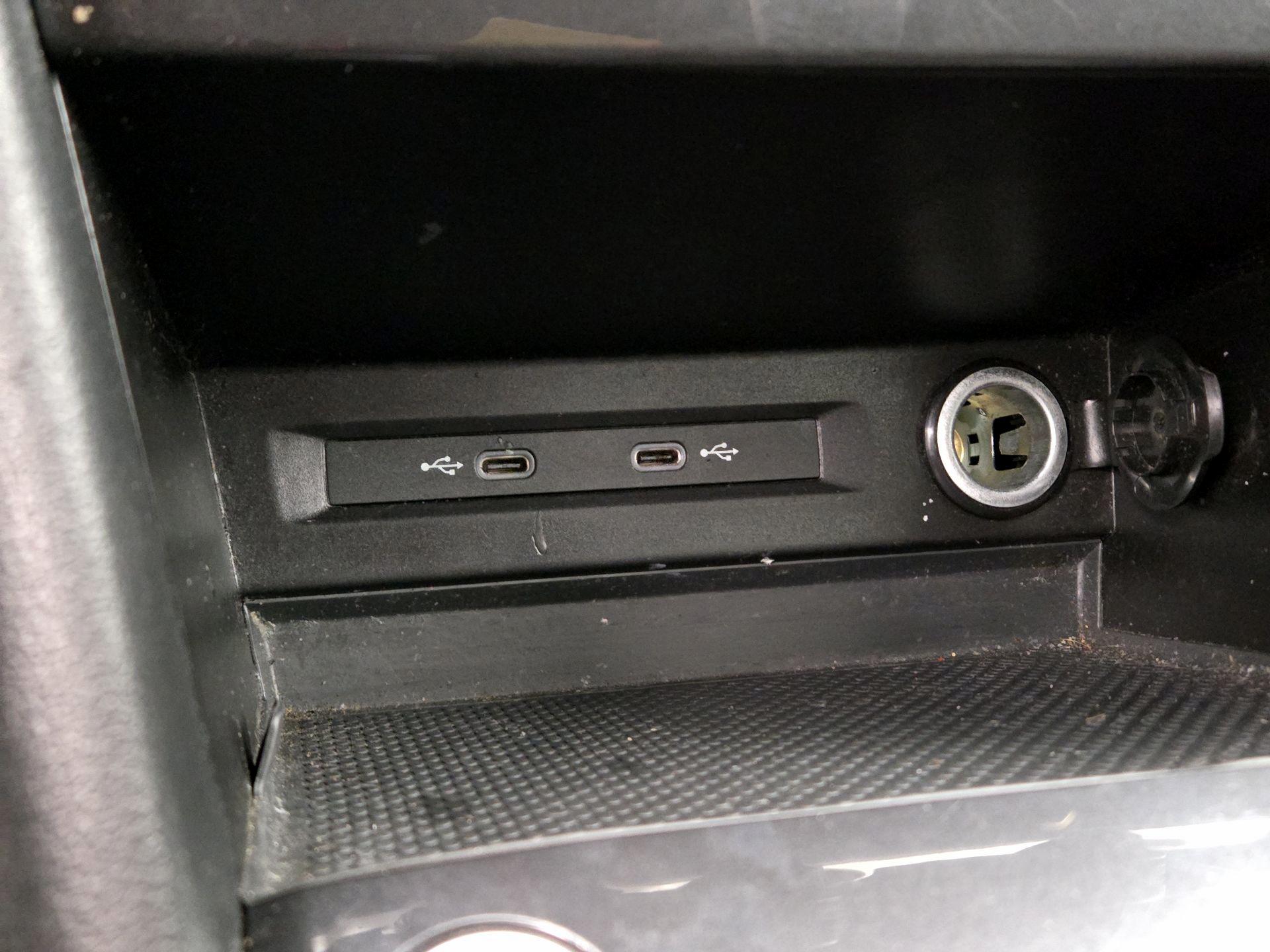 Thumbnail: 2024 Volkswagen Tiguan - 18