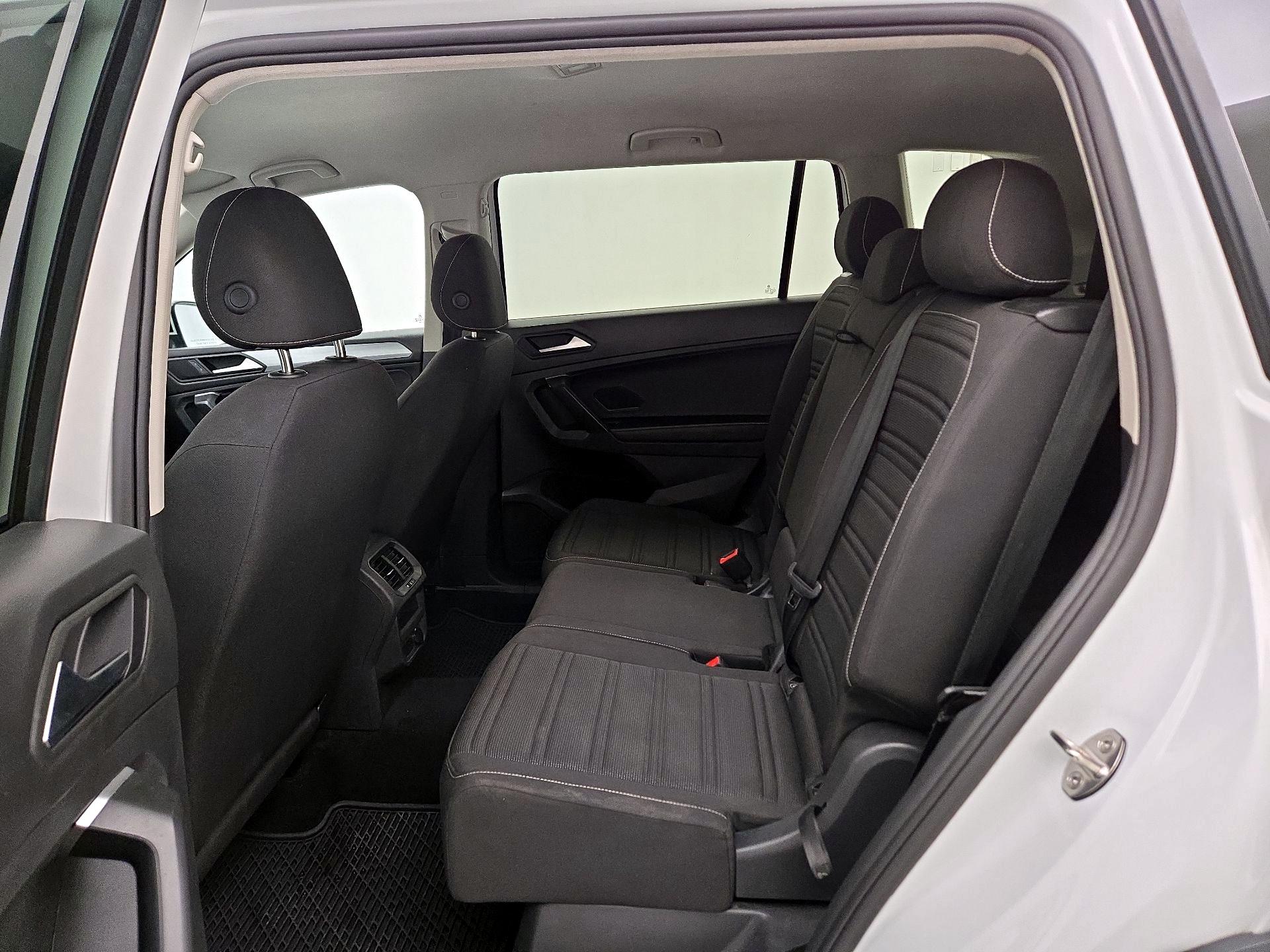 Thumbnail: 2024 Volkswagen Tiguan - 19