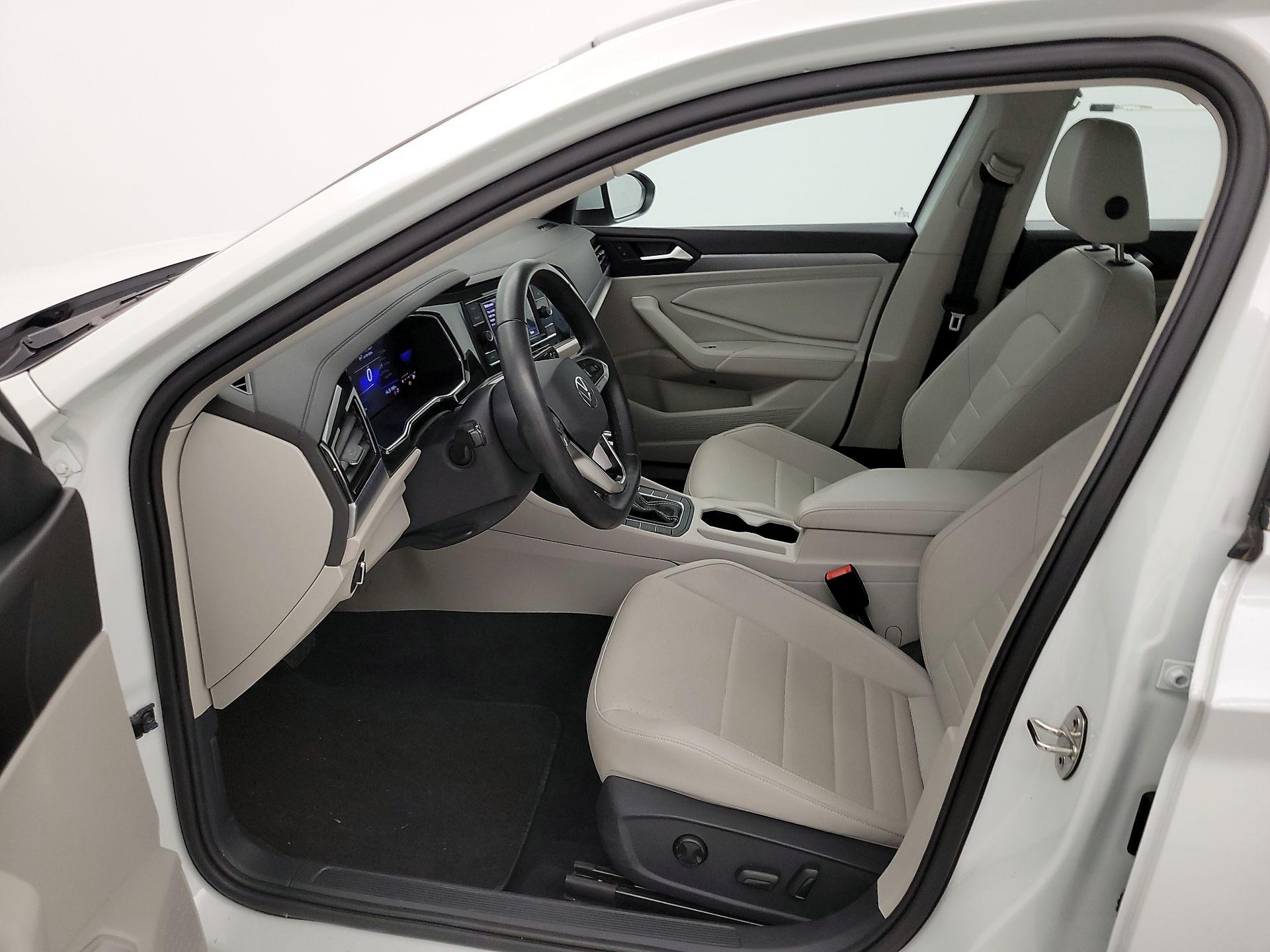 Thumbnail: 2023 Volkswagen Jetta - 11