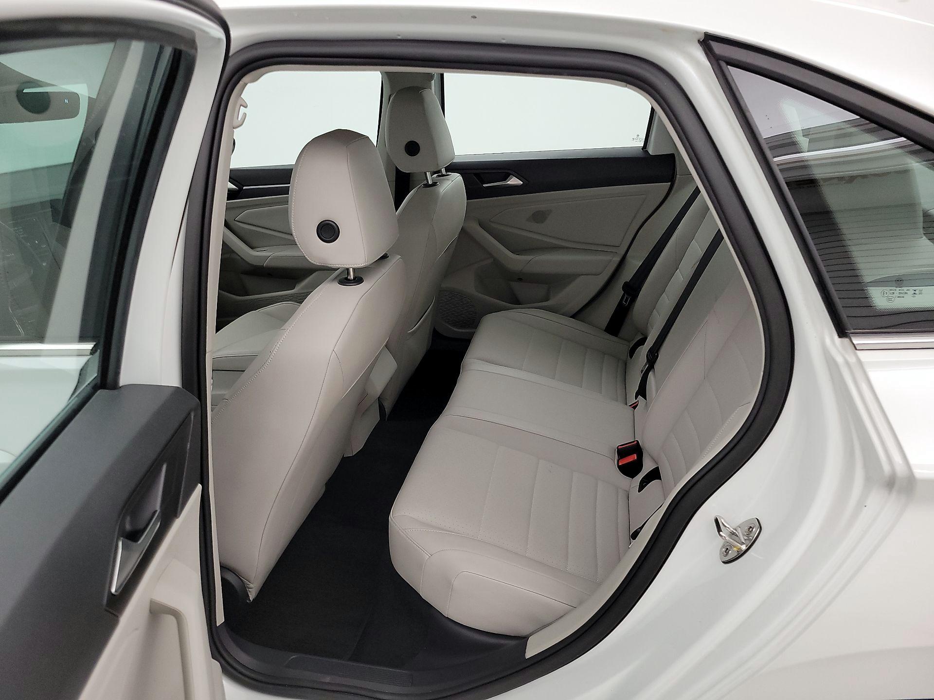 Thumbnail: 2023 Volkswagen Jetta - 20