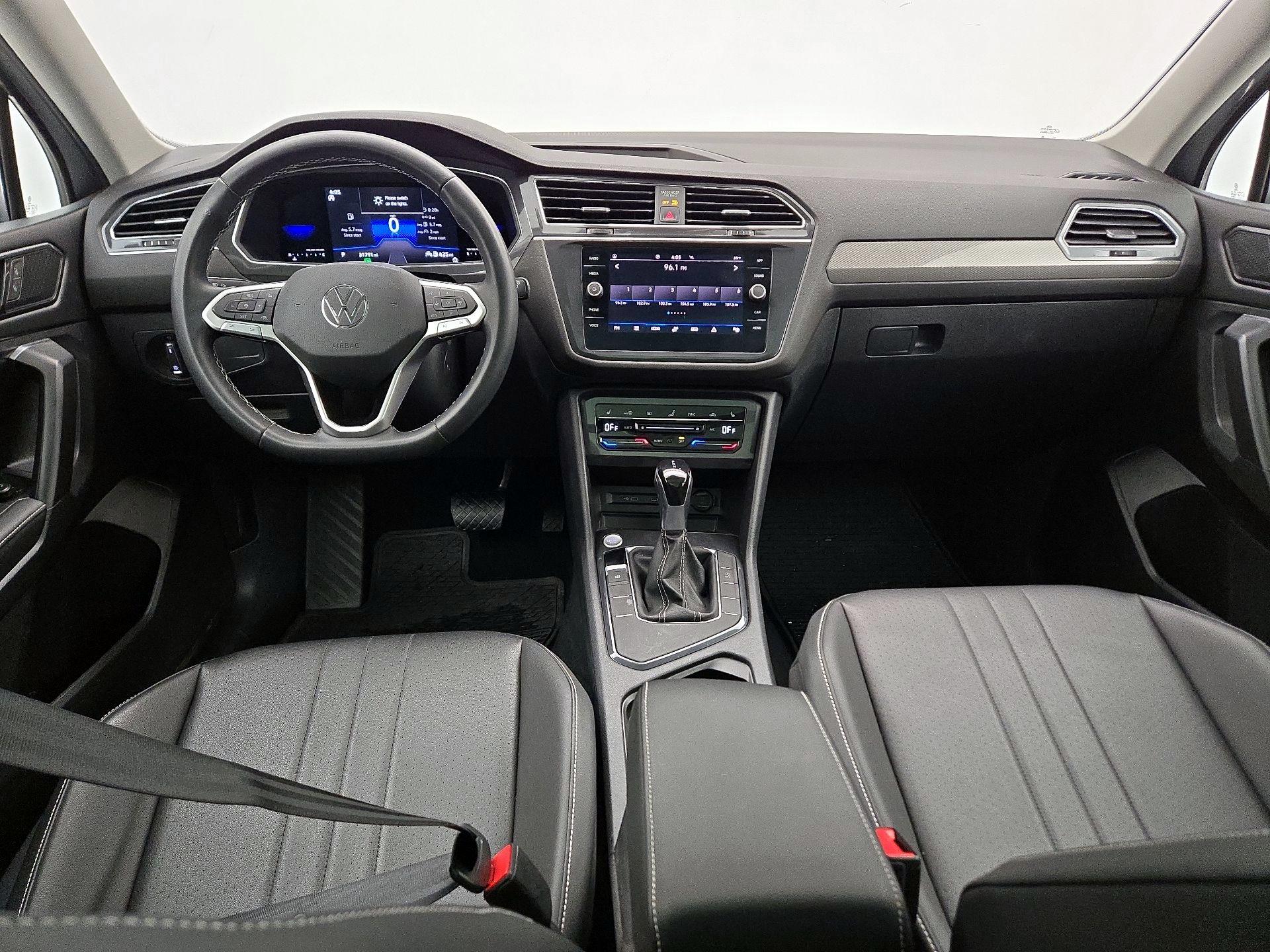 Thumbnail: 2023 Volkswagen Tiguan - 9