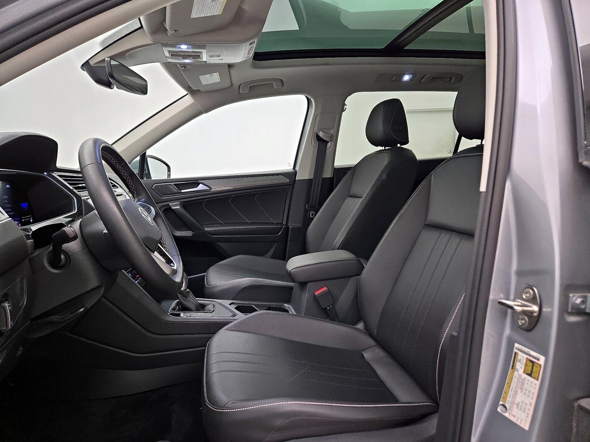 Thumbnail: 2023 Volkswagen Tiguan - 11