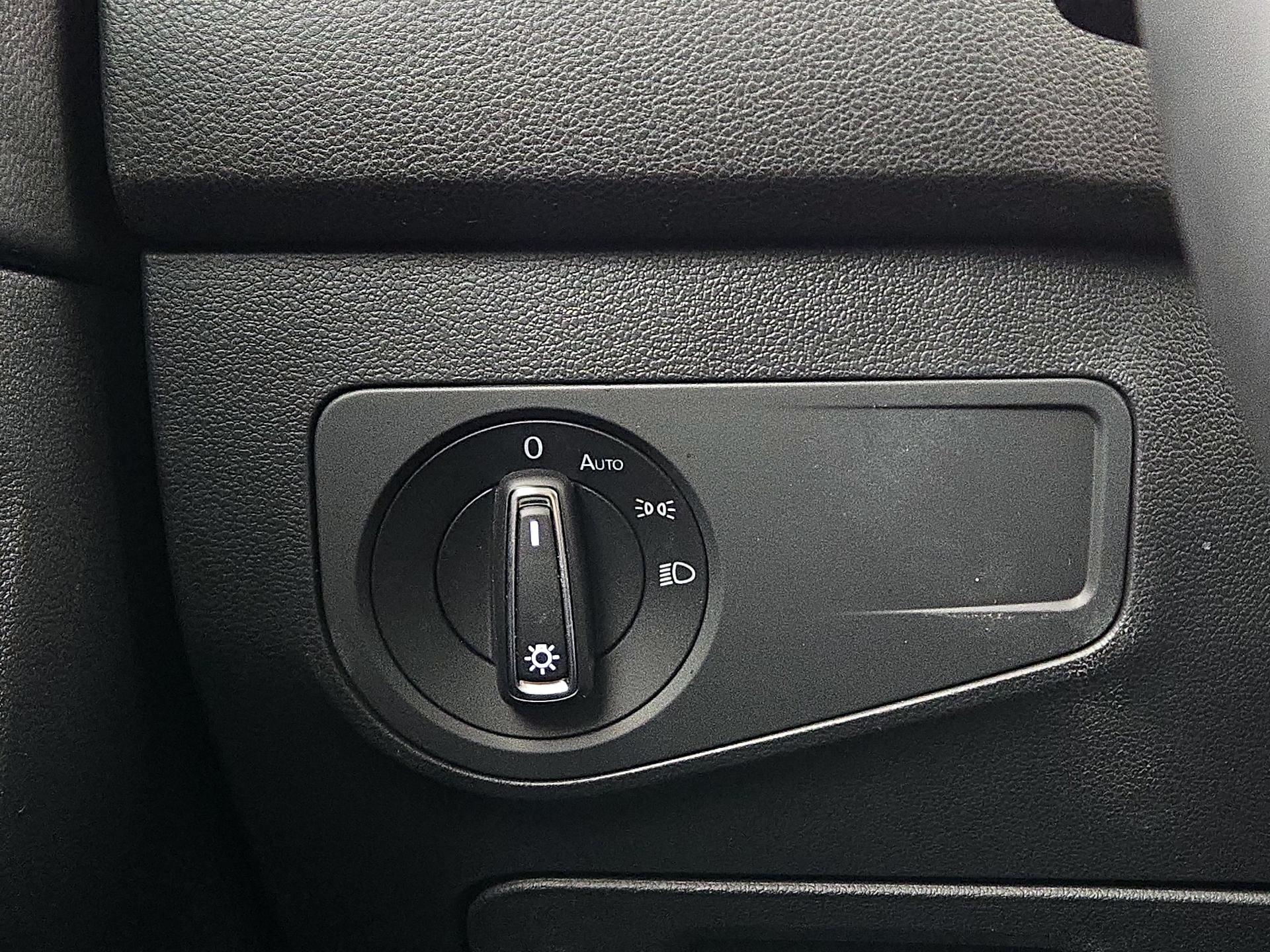 Thumbnail: 2023 Volkswagen Tiguan - 13