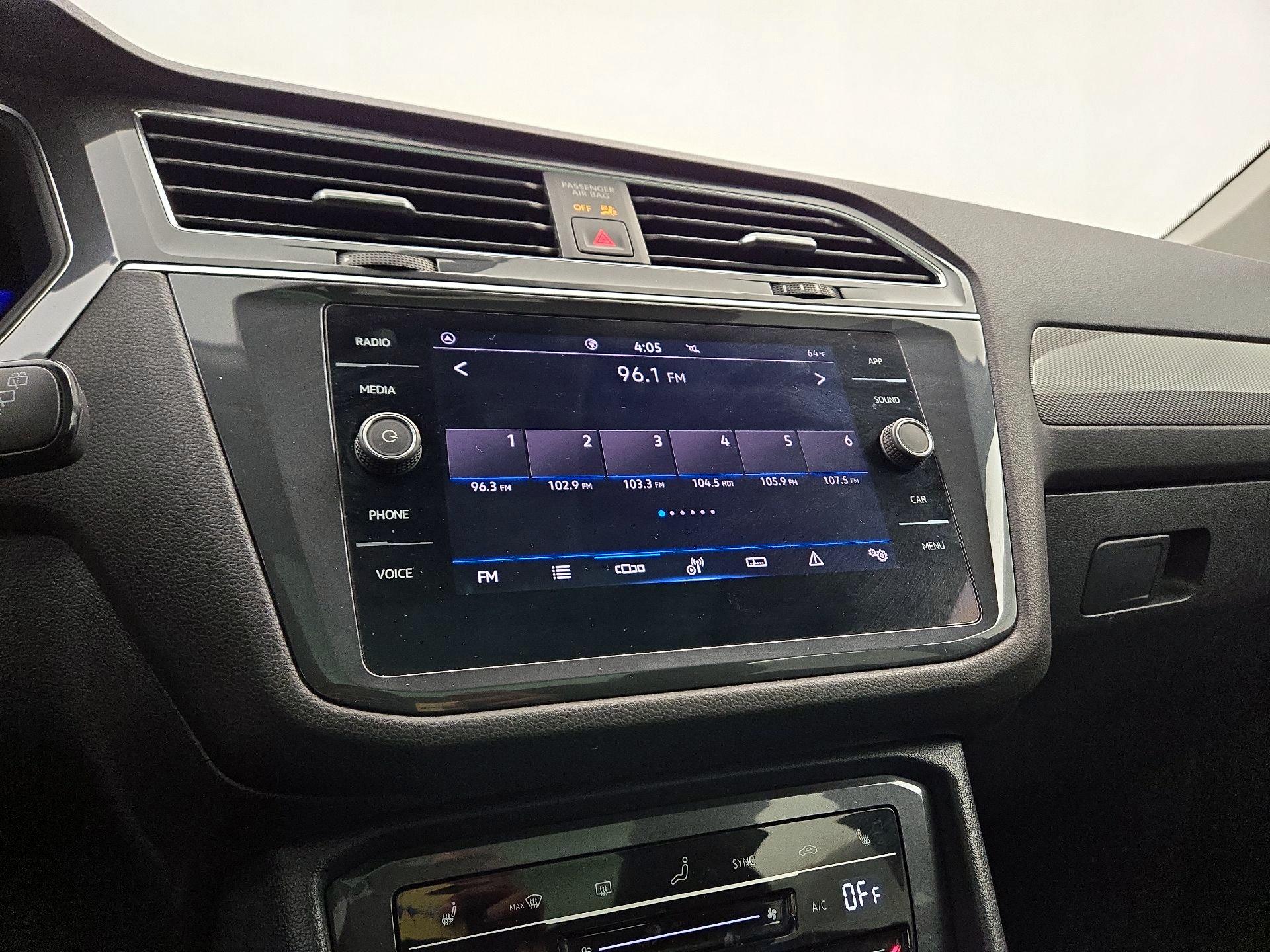 Thumbnail: 2023 Volkswagen Tiguan - 15