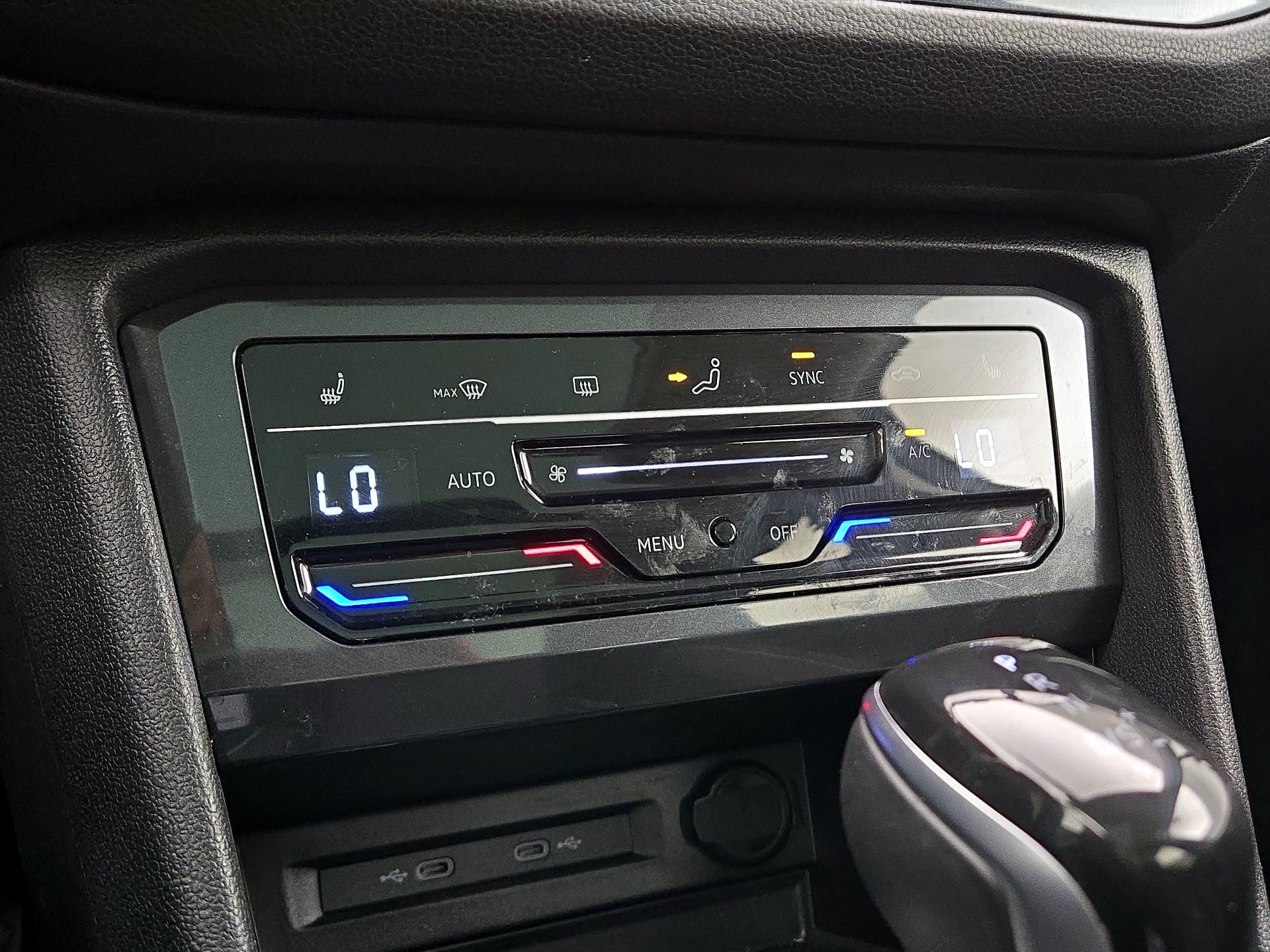 Thumbnail: 2023 Volkswagen Tiguan - 16