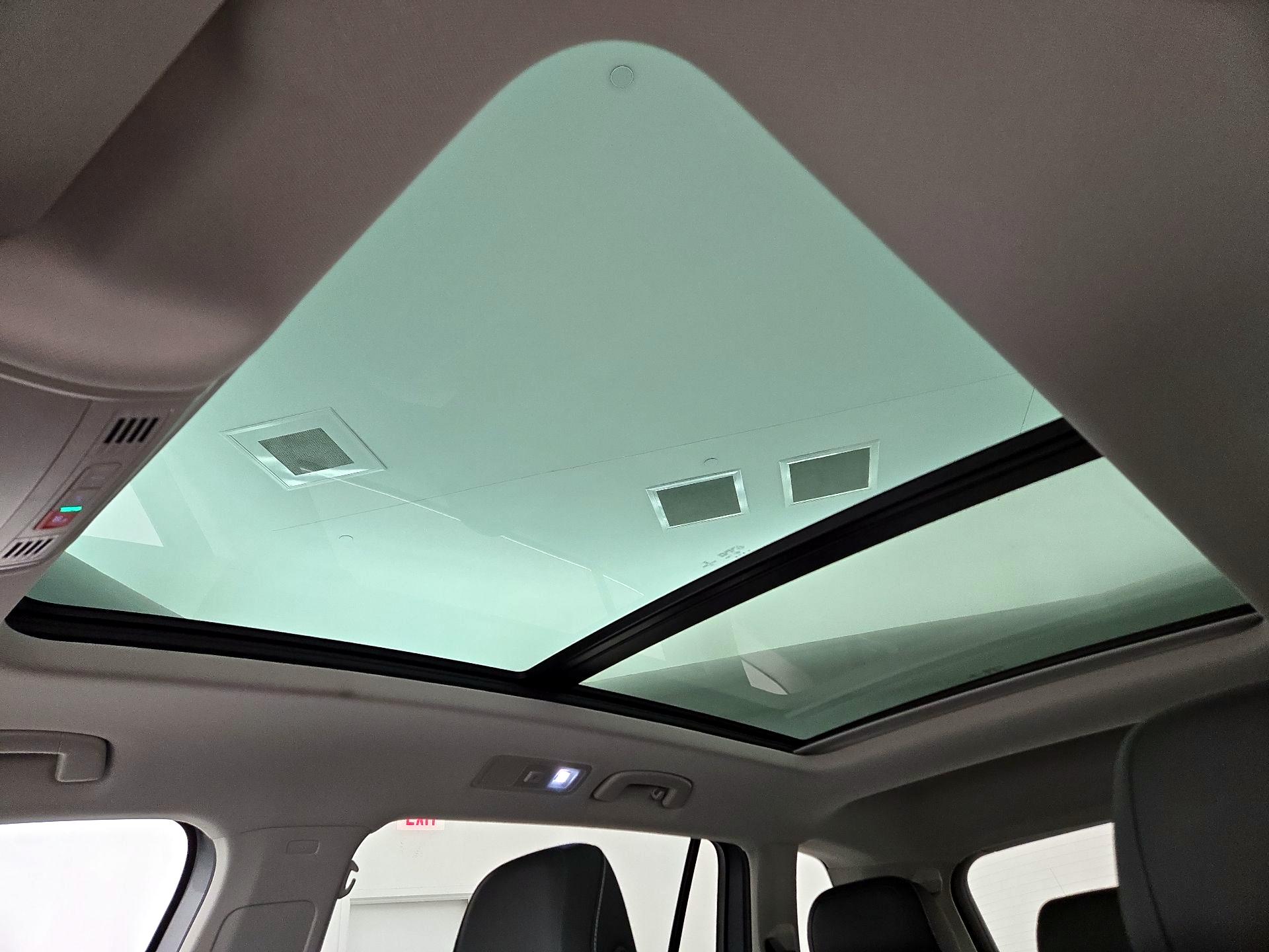 Thumbnail: 2023 Volkswagen Tiguan - 19