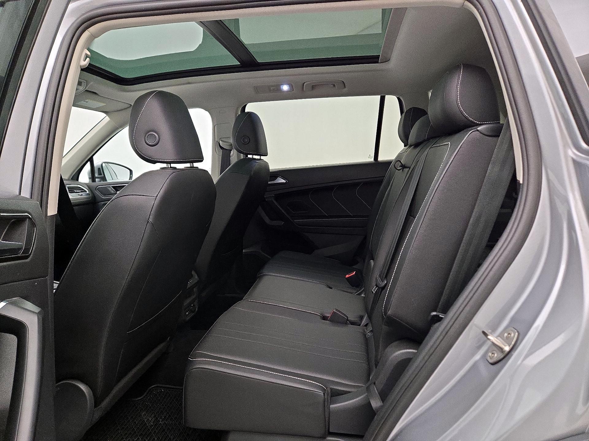 Thumbnail: 2023 Volkswagen Tiguan - 20