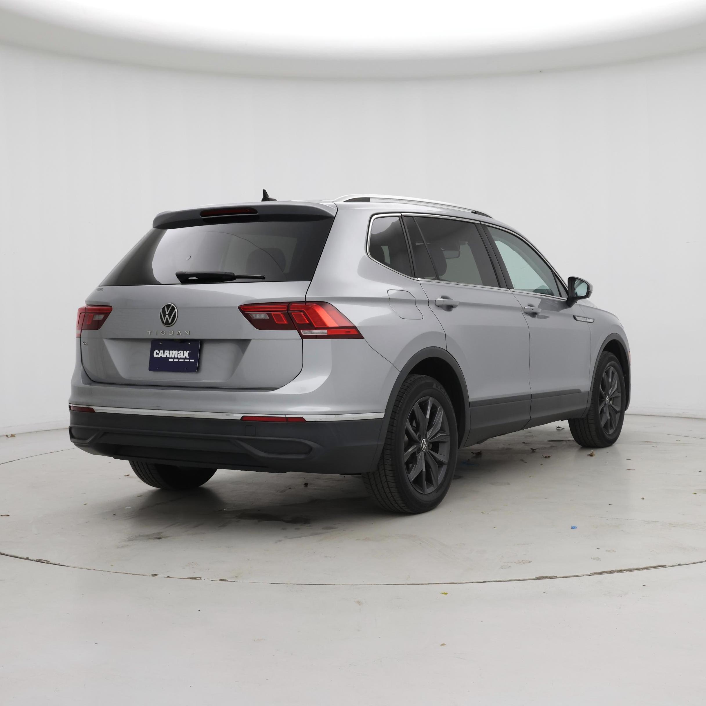 Thumbnail: 2023 Volkswagen Tiguan - 8