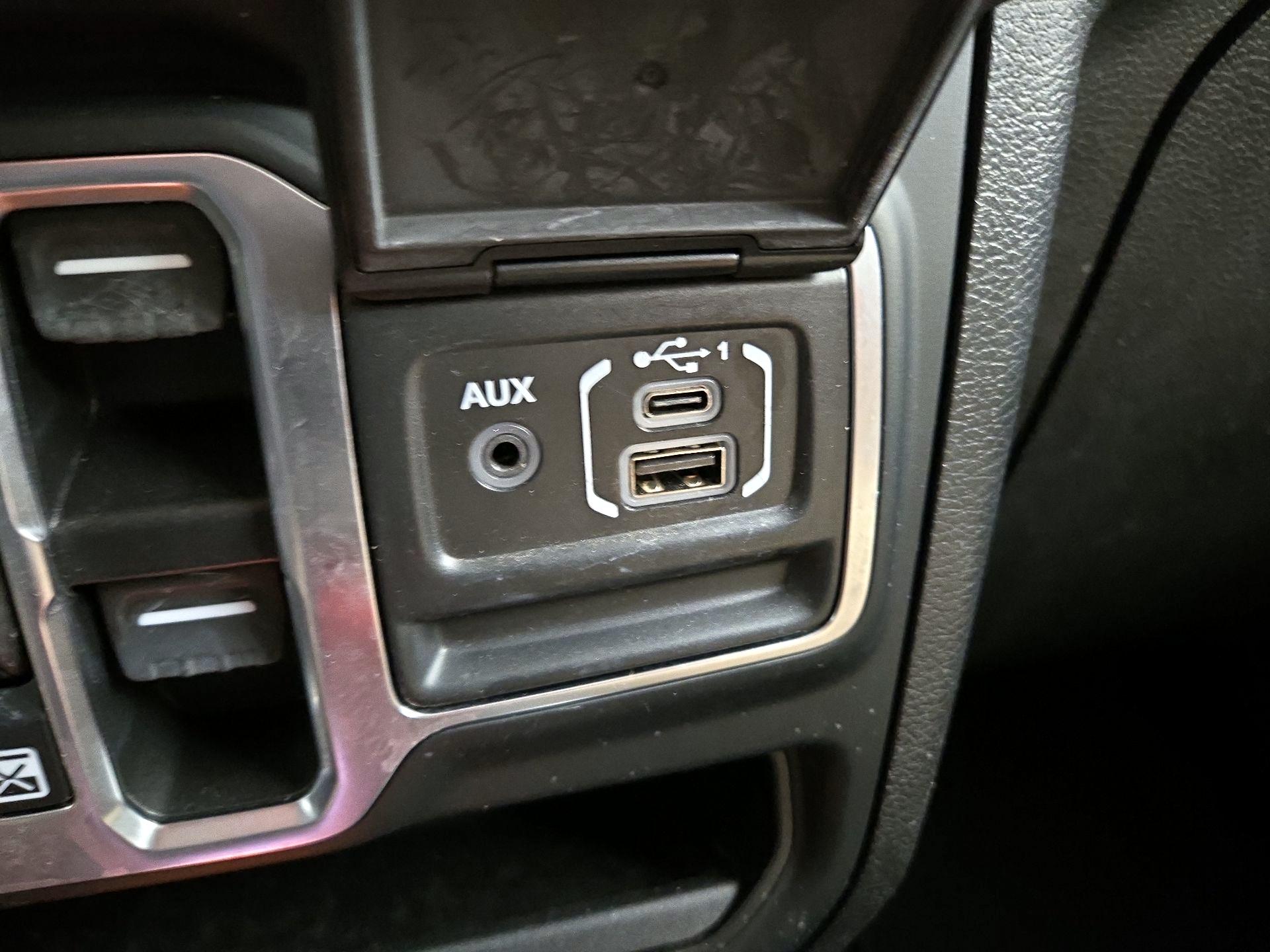 Thumbnail: 2021 Jeep Wrangler - 18