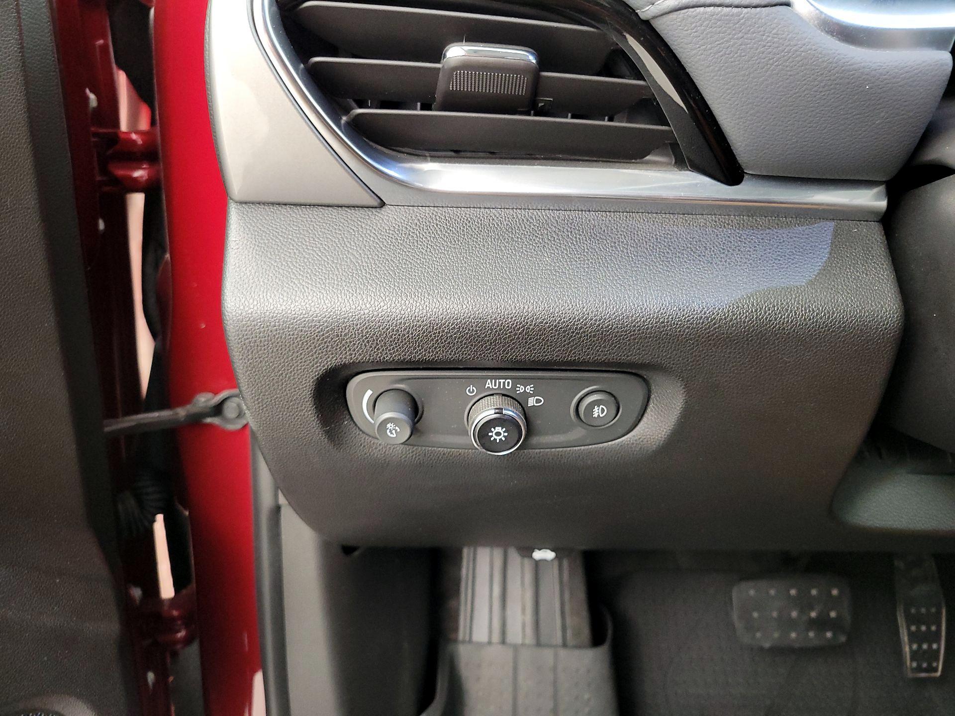 Thumbnail: 2019 Chevrolet Traverse - 13