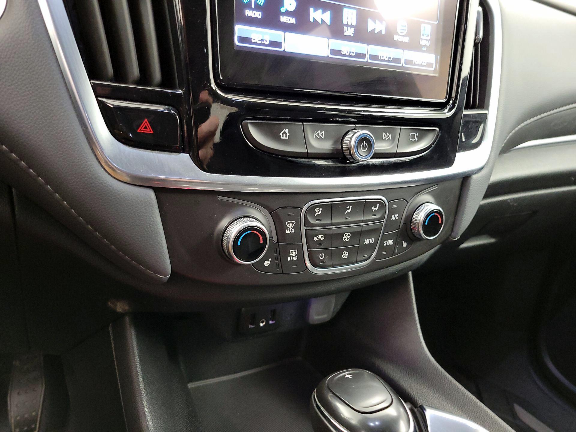 Thumbnail: 2019 Chevrolet Traverse - 16