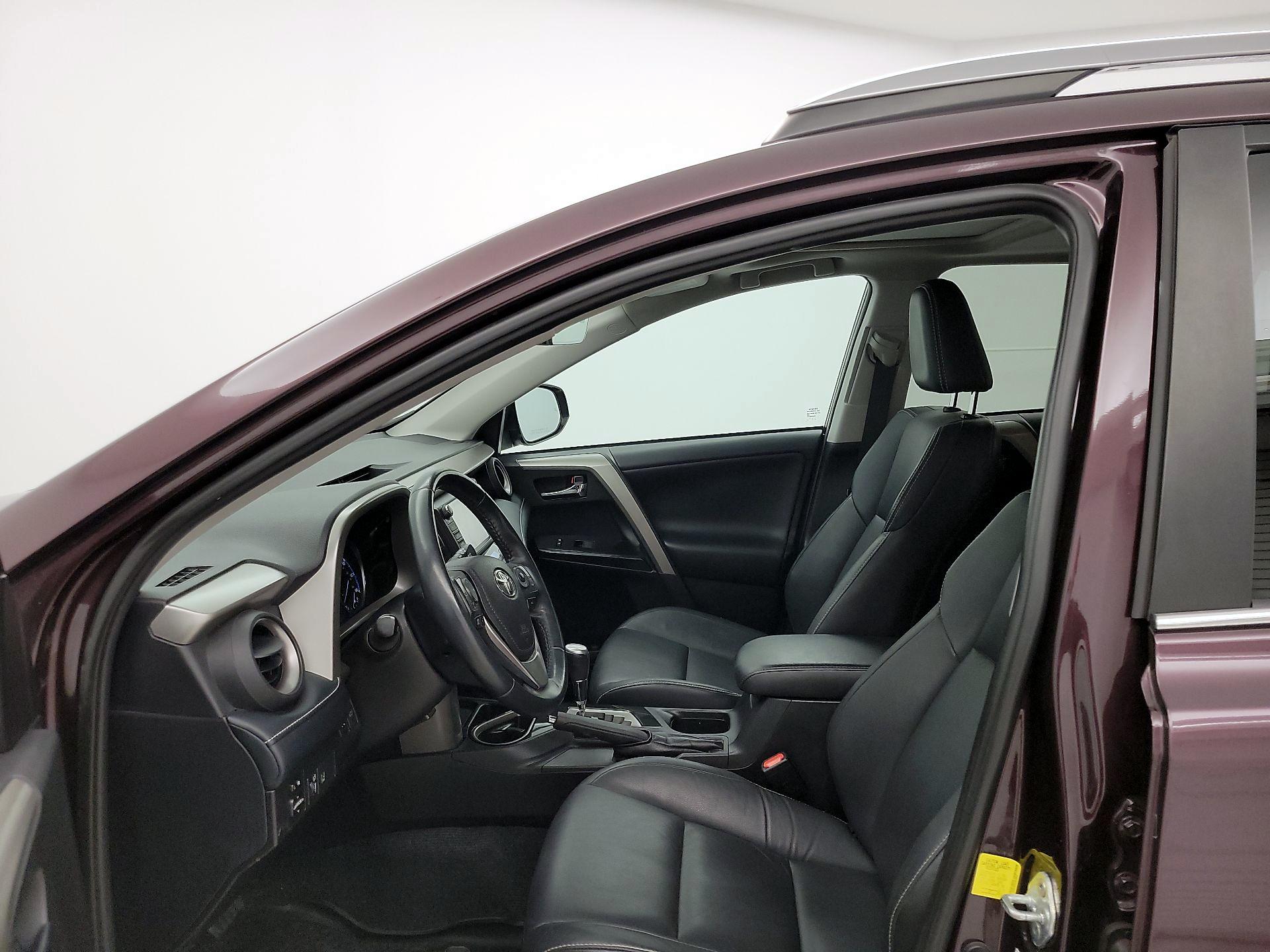 Thumbnail: 2018 Toyota RAV4 - 11