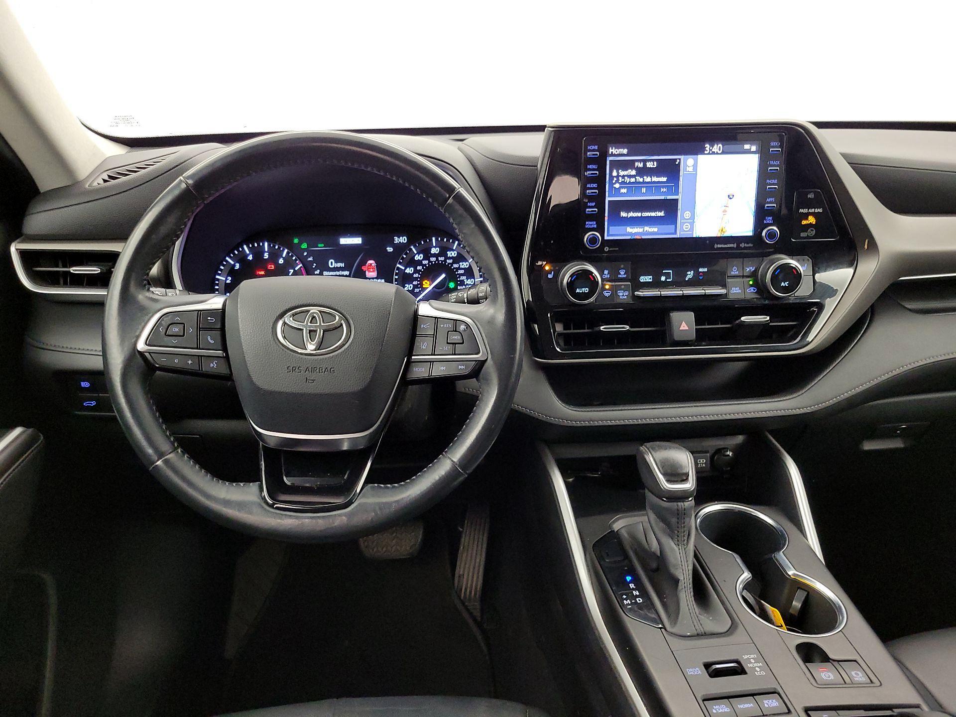 Thumbnail: 2020 Toyota Highlander - 10